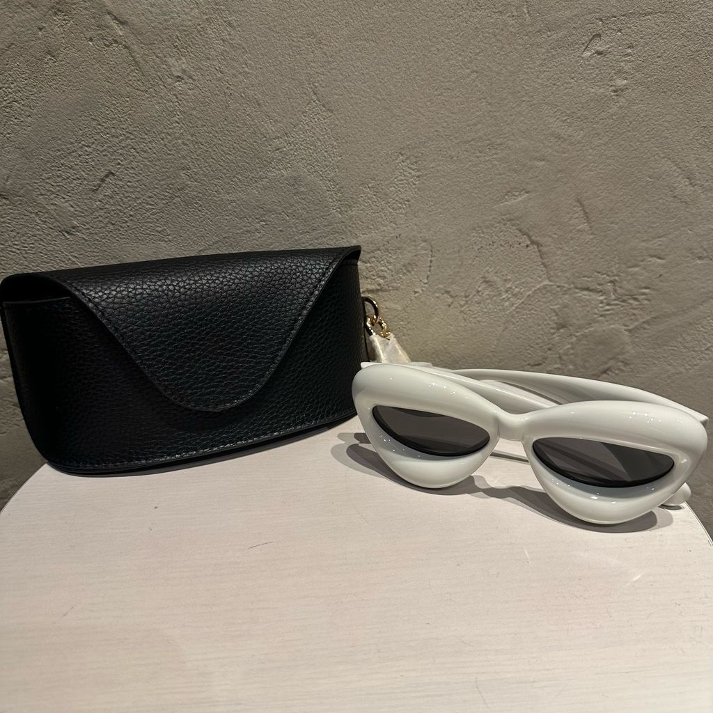 LOEWE ロエベ Cat Eye Sunglasses キャットアイサングラス LW400971 ホワイト 代官山A06
