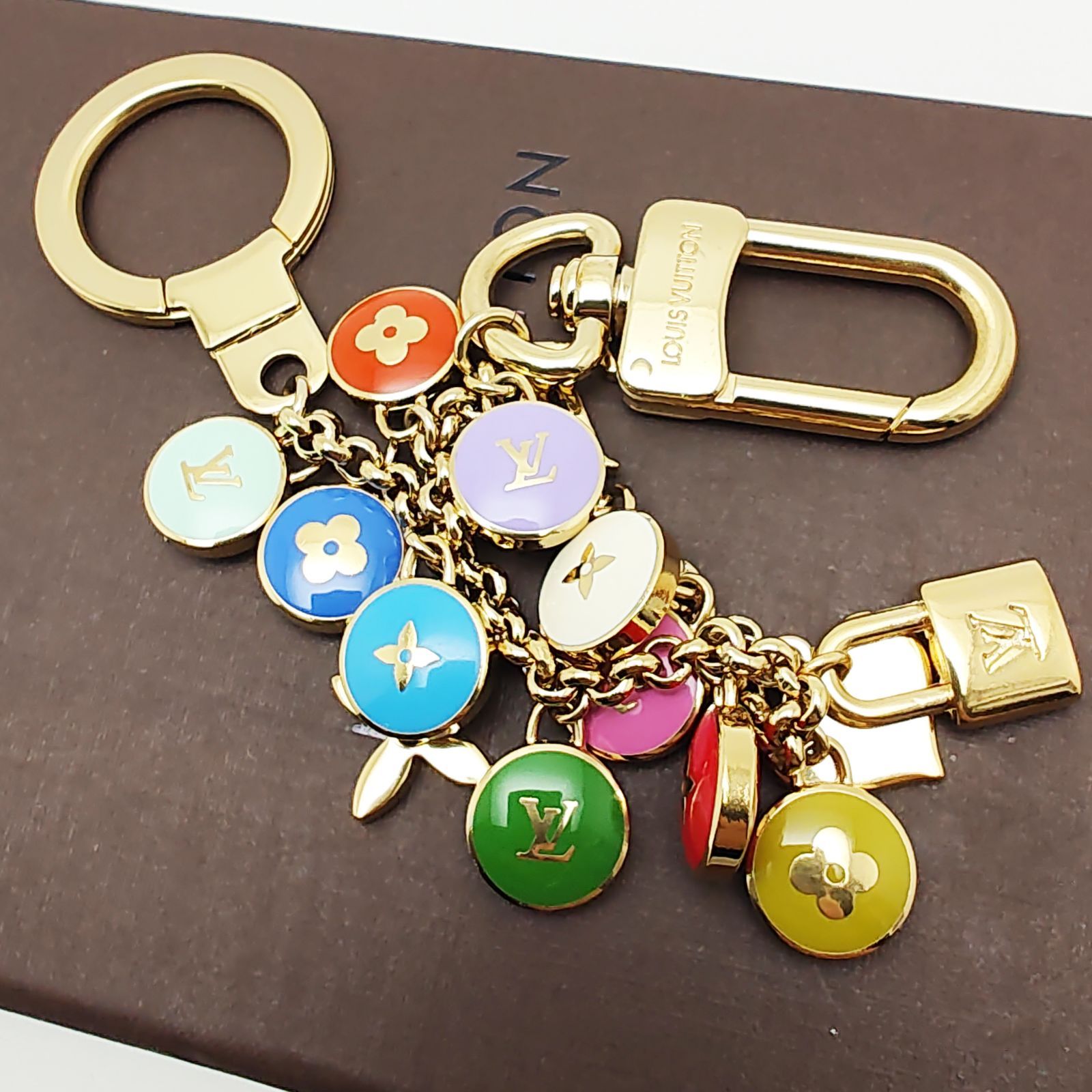 ルイヴィトン ポルト クレシェンヌ パスティーユ チャーム マルチ