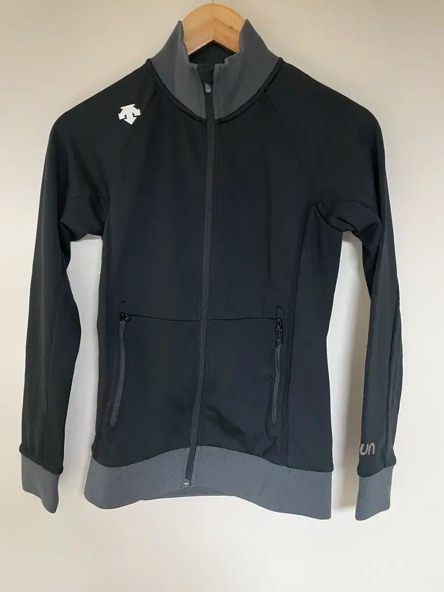 DESCENTE デサント トレーニングセットアップ