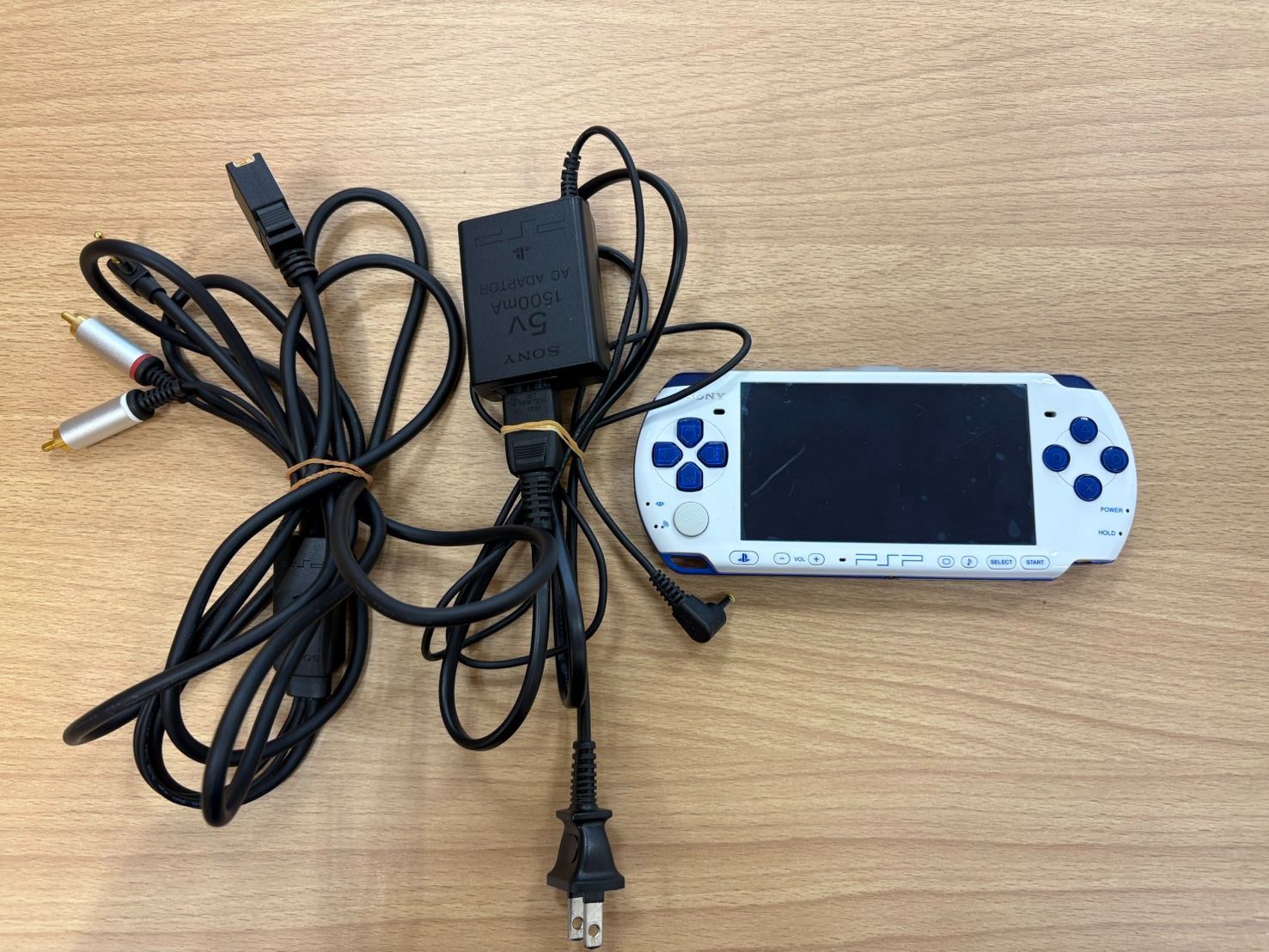 【EL4】ジャンク PSP-3000 ブルー ホワイト 液晶不良 FJ8166