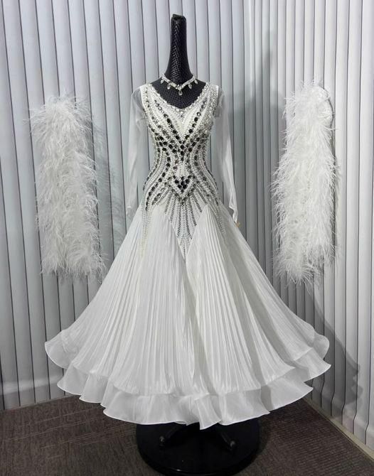 オーダーメイド　社交ダンス衣装　羽根 モダンダンス スタンダードドレス オーダーメイド 社交ダンス衣装 羽根 モダンダンス スタンダードドレス