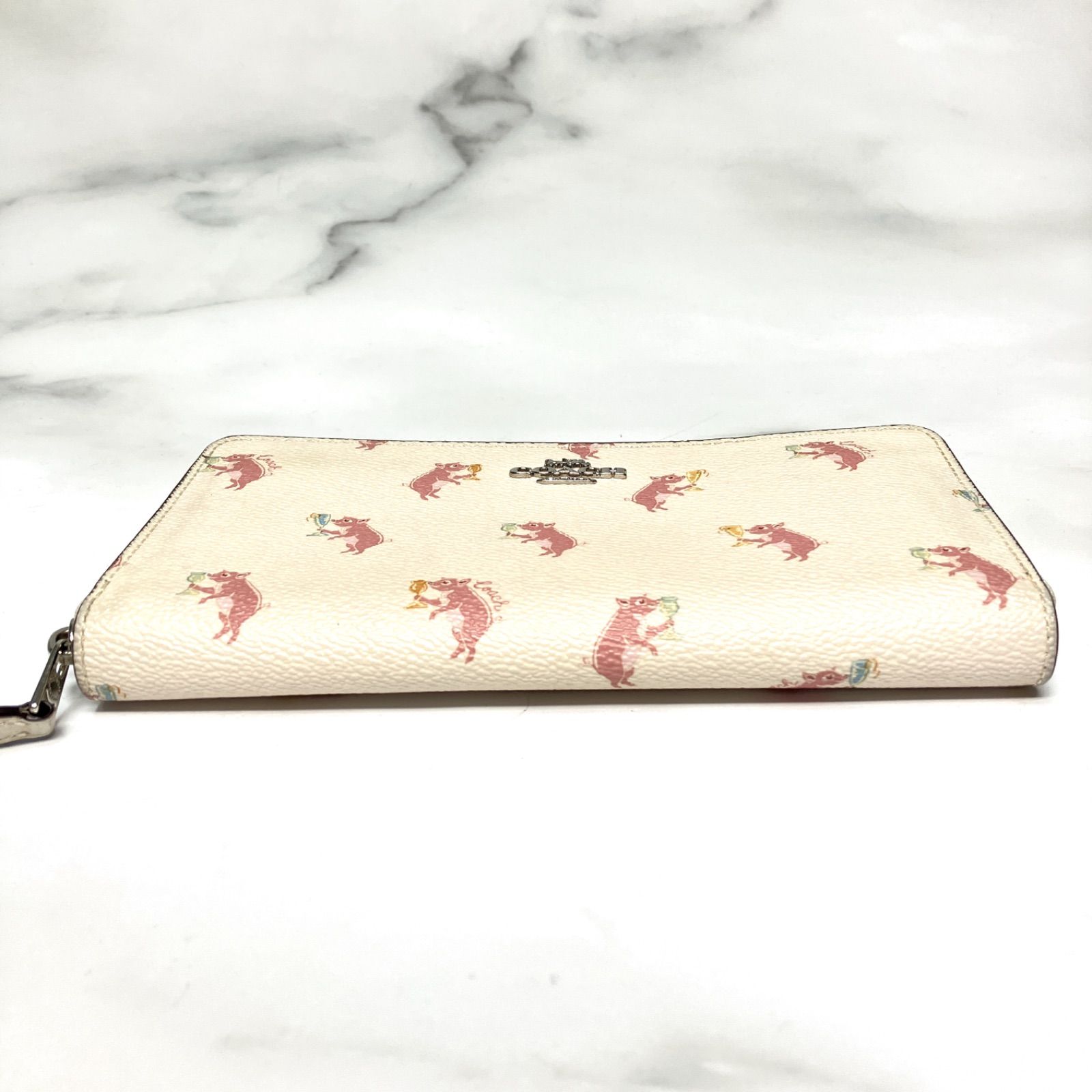 COACH コーチ長財布 ジップウォレットピッグ豚オフホワイトピンク