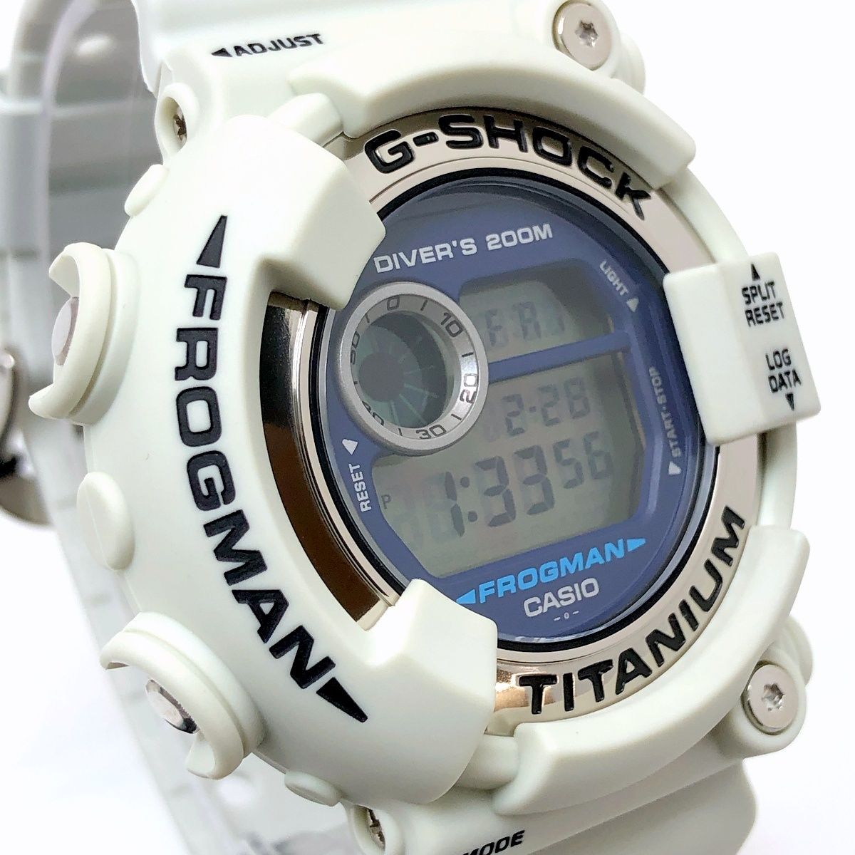 2000年発売の GショックDW-8200LG-8JR です。ジャンク扱い Casio G