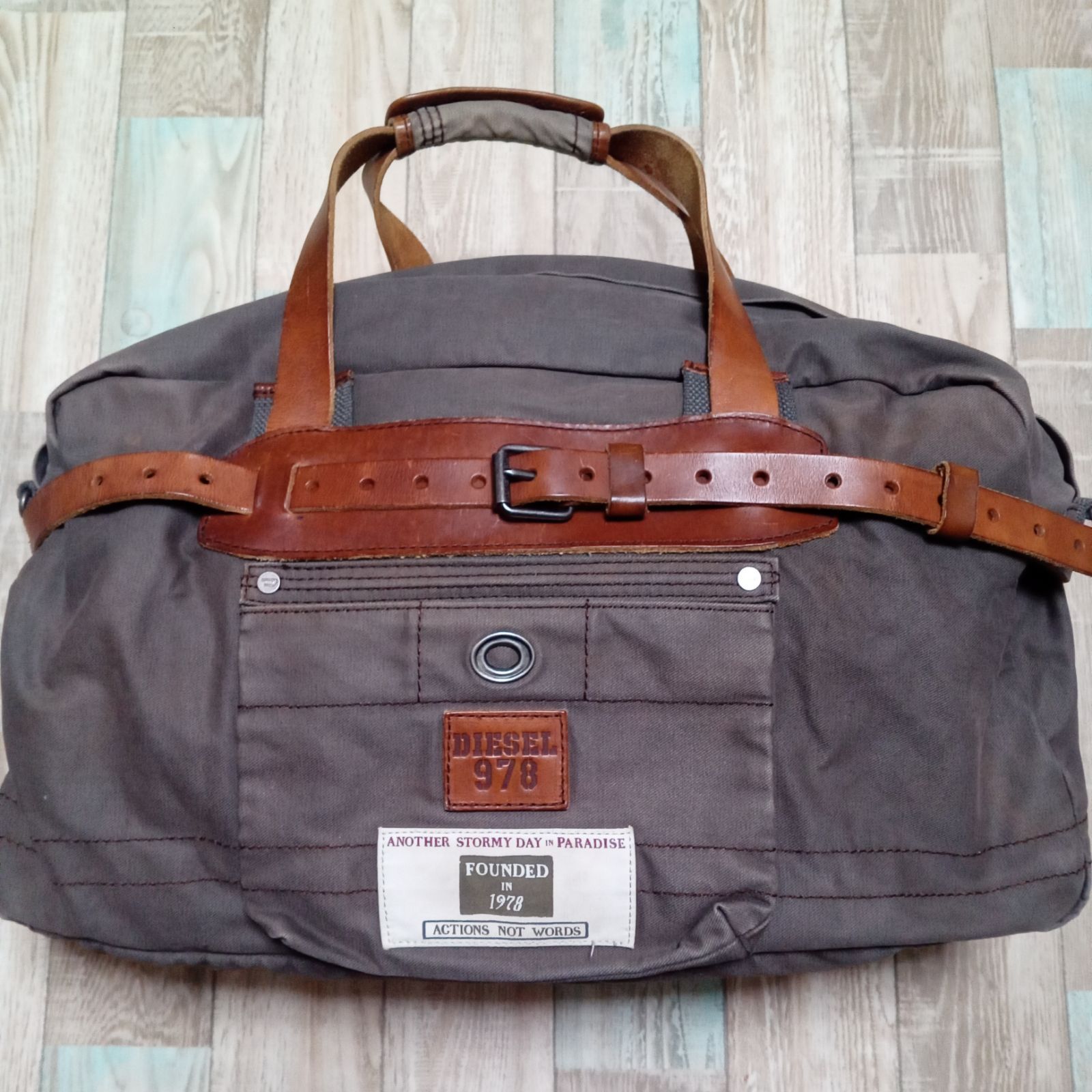 ディーゼル ショルダーバッグ ミリタリー ヴィンテージ ワッペン ミニ