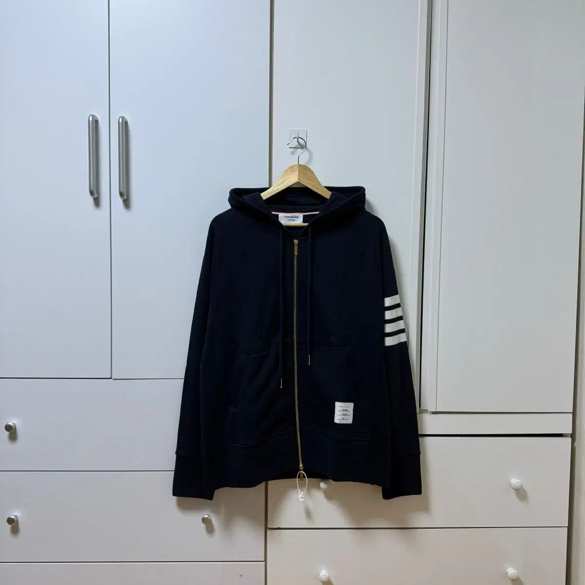5 ／ ほぼ新品 } Thom Browne(トム・ブラウン) 四本サイドライン
