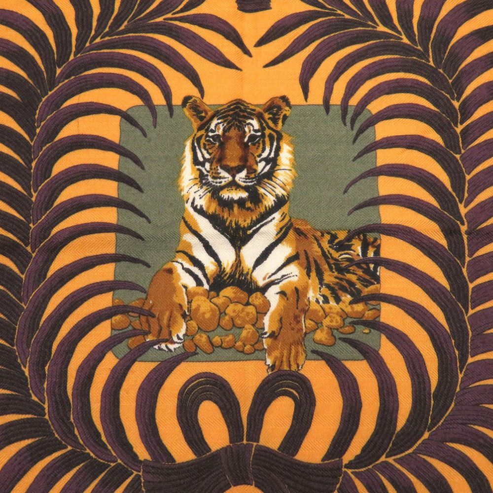 【美品】エルメス／カレ45 プチカレ 王者の虎 レッド ゴールド エルメス カレ45 王者の虎 TIGRE ROYAL プチカレ シルク レッド