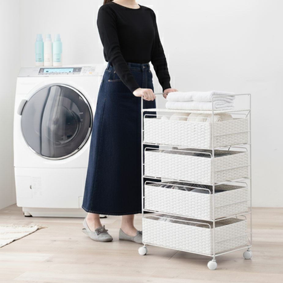 E ラタン調 キャスター付 4段チェスト 幅50cm ランドリーラック 大容量 水に強い サニタリー収納 移動楽々 北欧風 バスケット 脱衣所収納 ソファ横