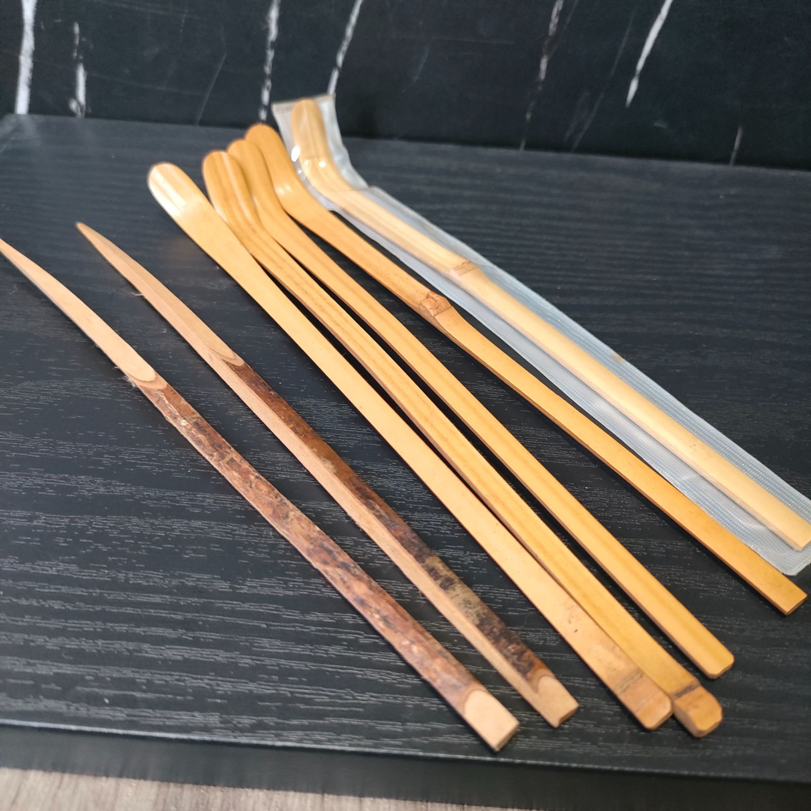 茶勺 勺竹 まとめて 5本 セット 樋入 クロモジ 黒文字 竹勺 漆芸 茶道具 年代物 アンティーク 勺 竹製 竹茶勺 裏千家 表千家 茶道 茶杓 茶匙 伝統工芸 竹細工