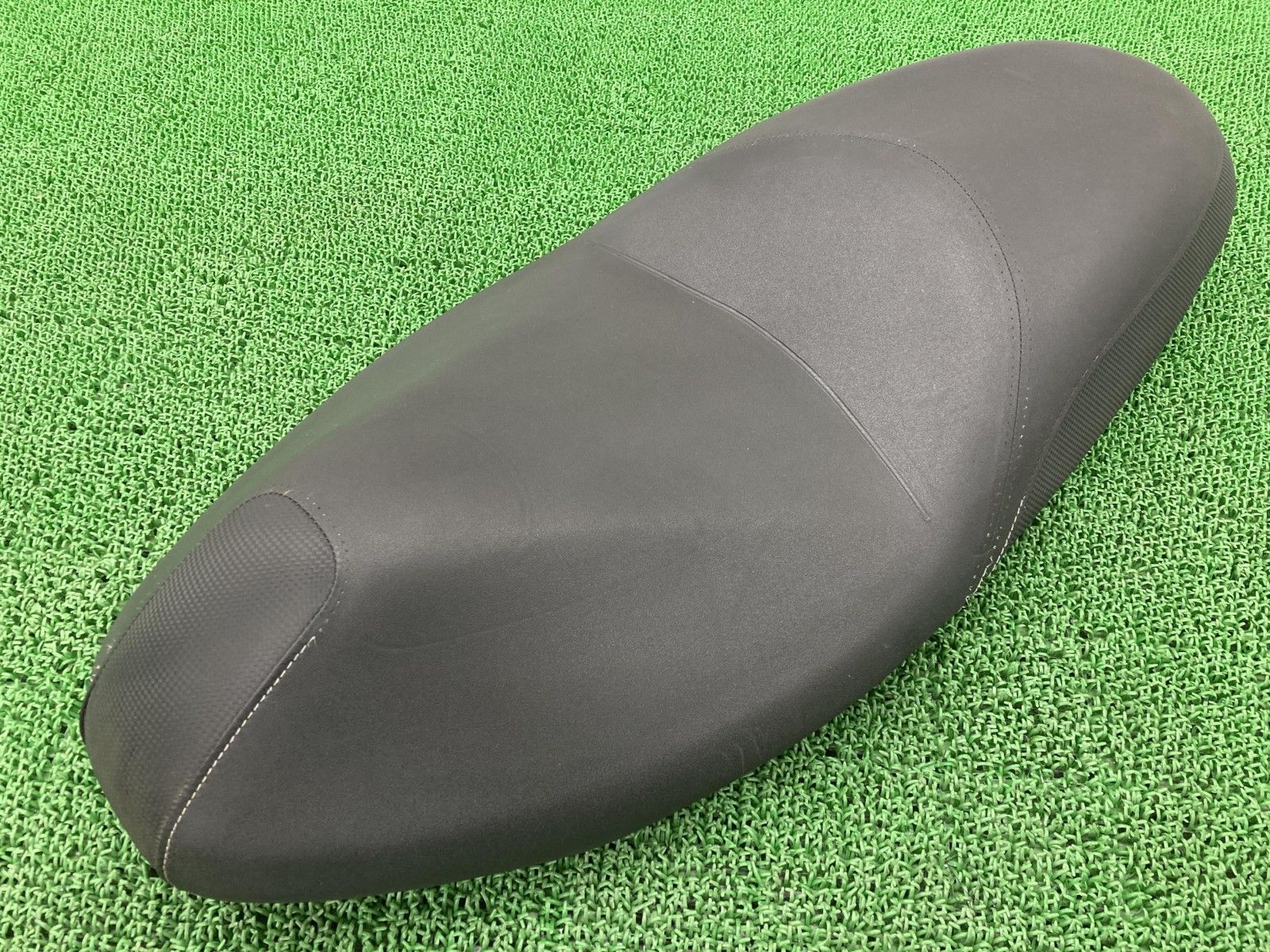 マジェスティS(MAJESTY S) フラットシート グレー ヤマハ純正 SG28J 