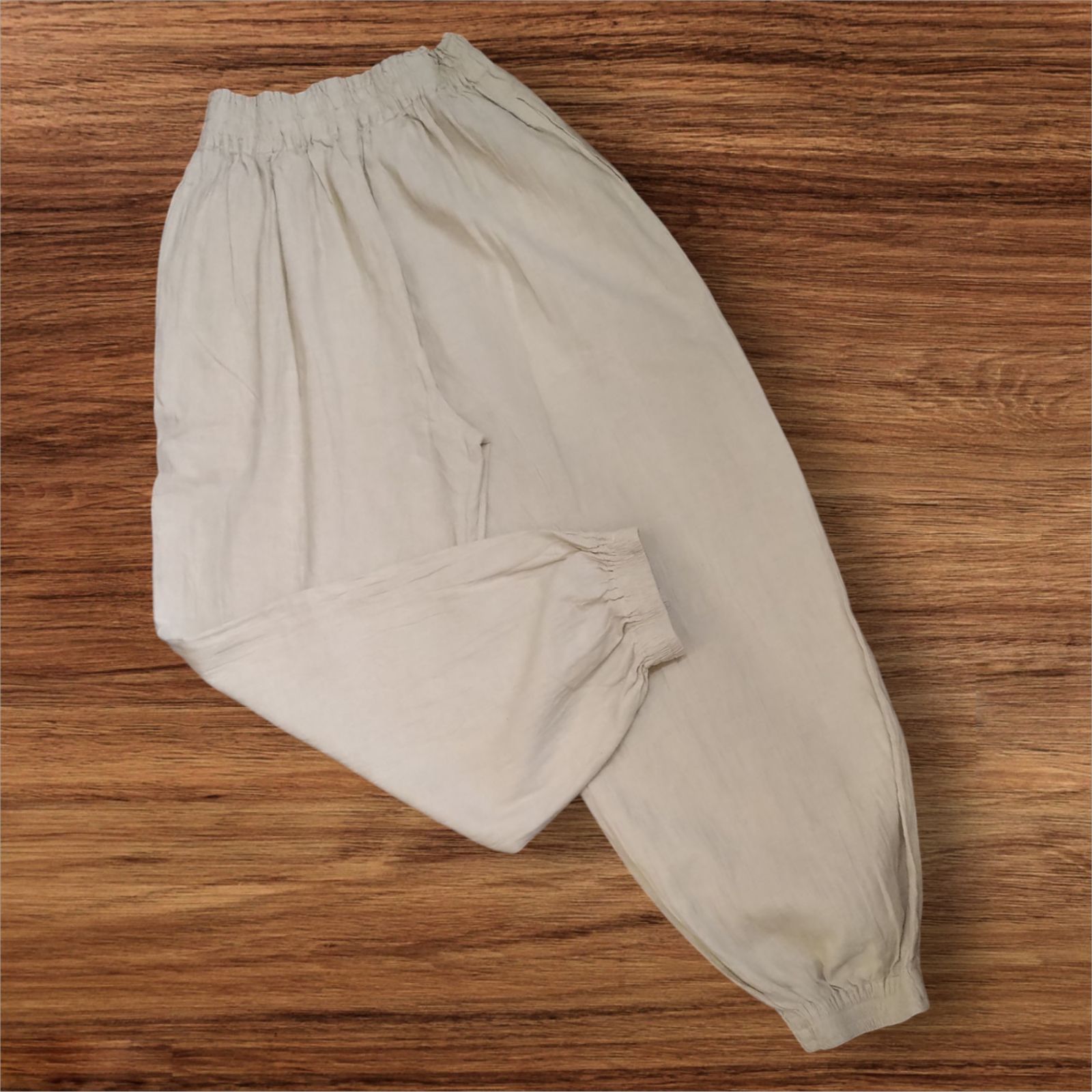 ヂェン先生の日常着 スリムバルーンパンツ Mサイズ 生成り