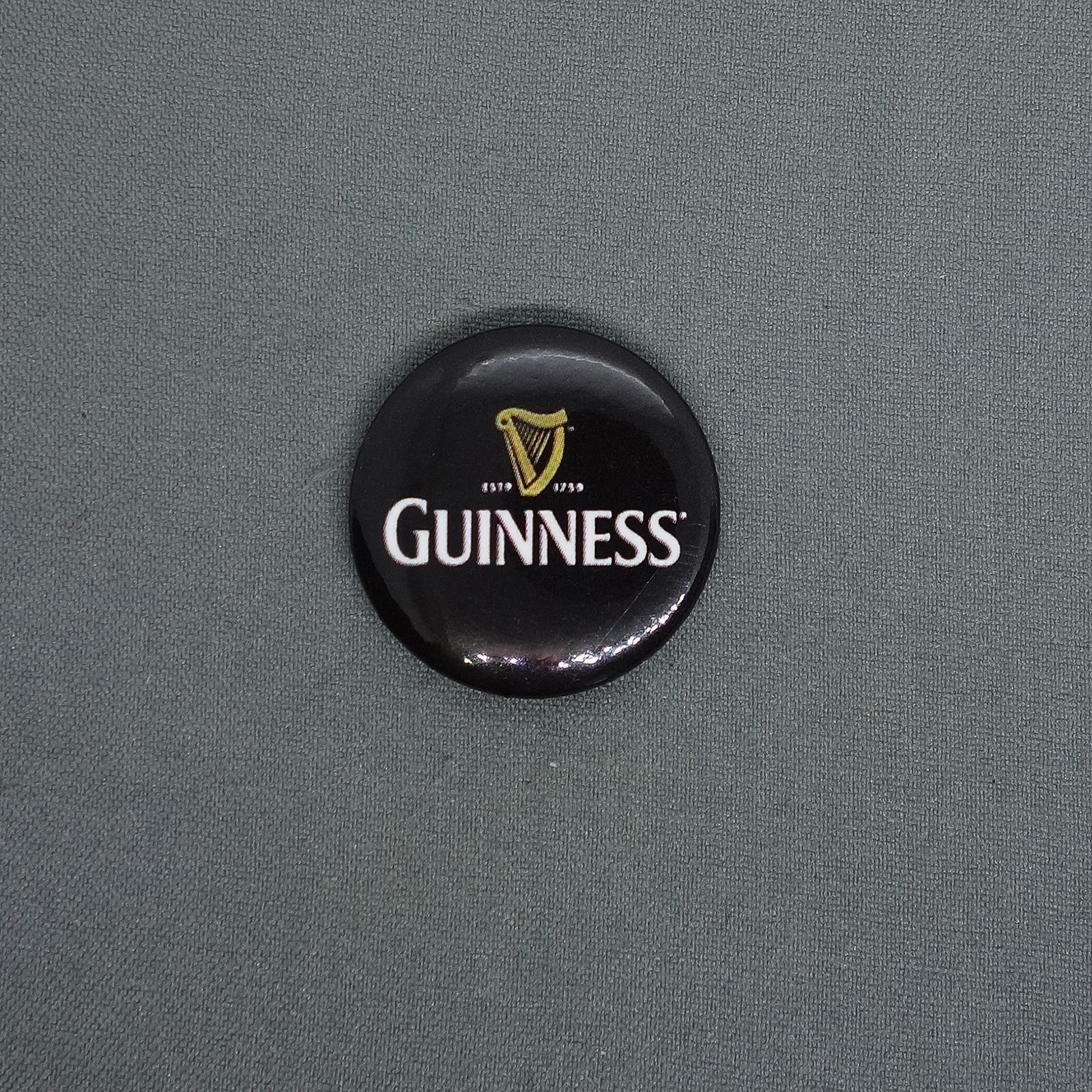 ピンバッジ　缶バッチ Shout At The Kenny