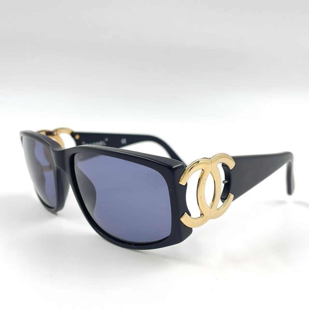 CHANEL ココマーク スモーク 樹脂 ゴールド×ブラック サングラス ゴールド 02461
