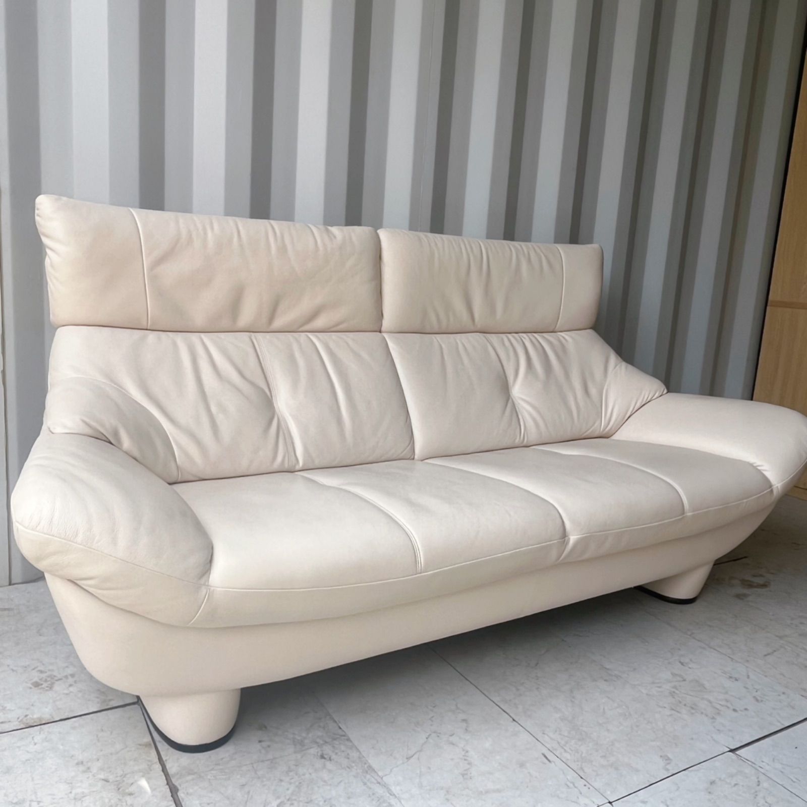 取付無料！カリモク チターノ クラウド モダン 本革アイボリー3人掛けソファ✨ 取付無料！カリモク チターノ クラウド モダン 本革アイボリー3