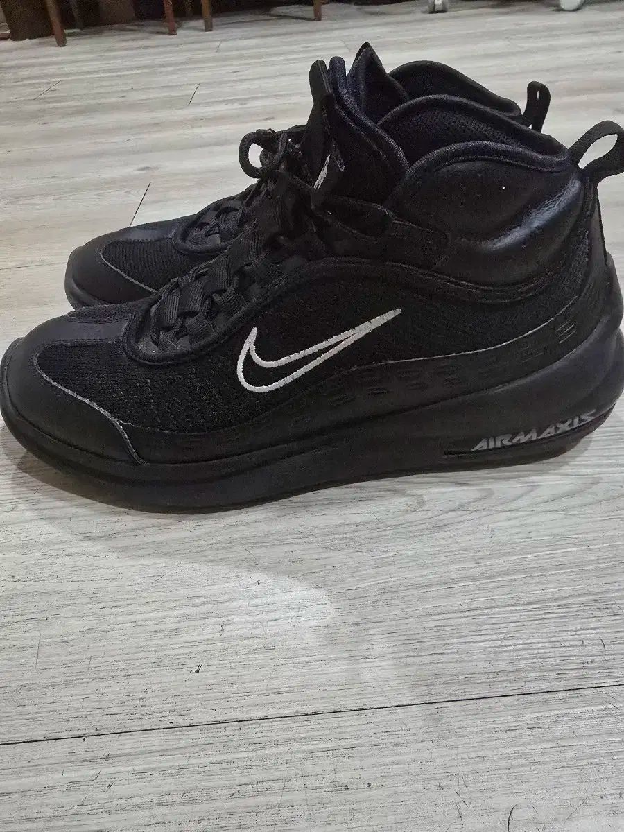 【雷市場（ポンジャン）商品韓国直送】 NIKE(ナイキ) エアマックス エクシス ミッド スニーカー 265 70mm