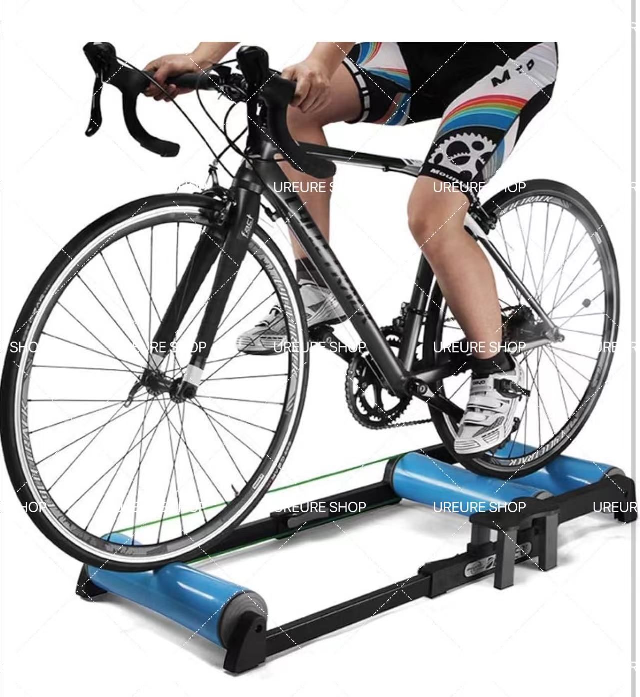 バイクトレーナースタンド、ペダルデザイン付き折りたたみ自転車ローラー、調節可能な前輪ブラケット、滑り止めと耐摩耗性、24-29インチの