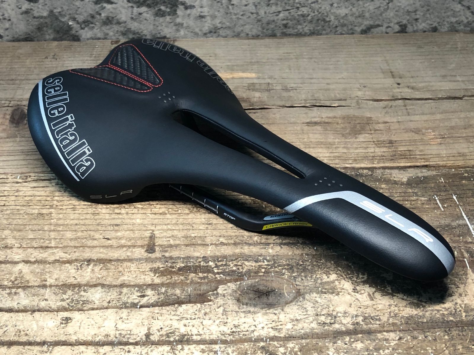 IZ756 セライタリア Selle Italia SLR Kit Carbonio flow スーパーフロー サドル カーボケラミックレール 140ｍm