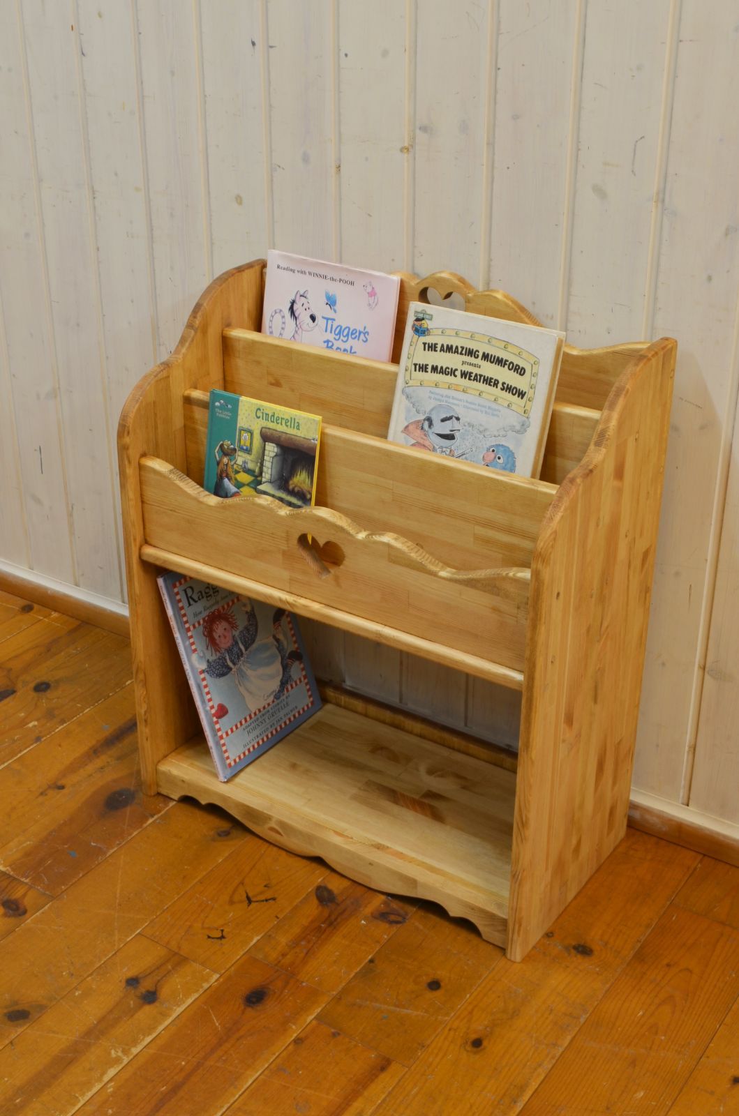 【手作り品】ハート絵本シェルフ