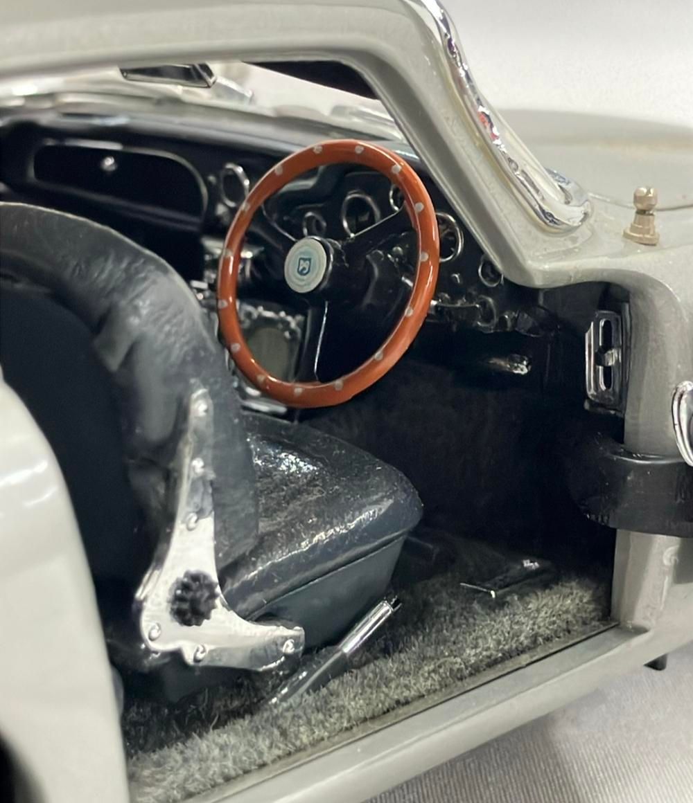 ダンバリーミント 1/24 アストンマーチンDB5 007 ボンドカー ダンバリーミント 1/24 アストンマーチンDB5 007 ボンドカー