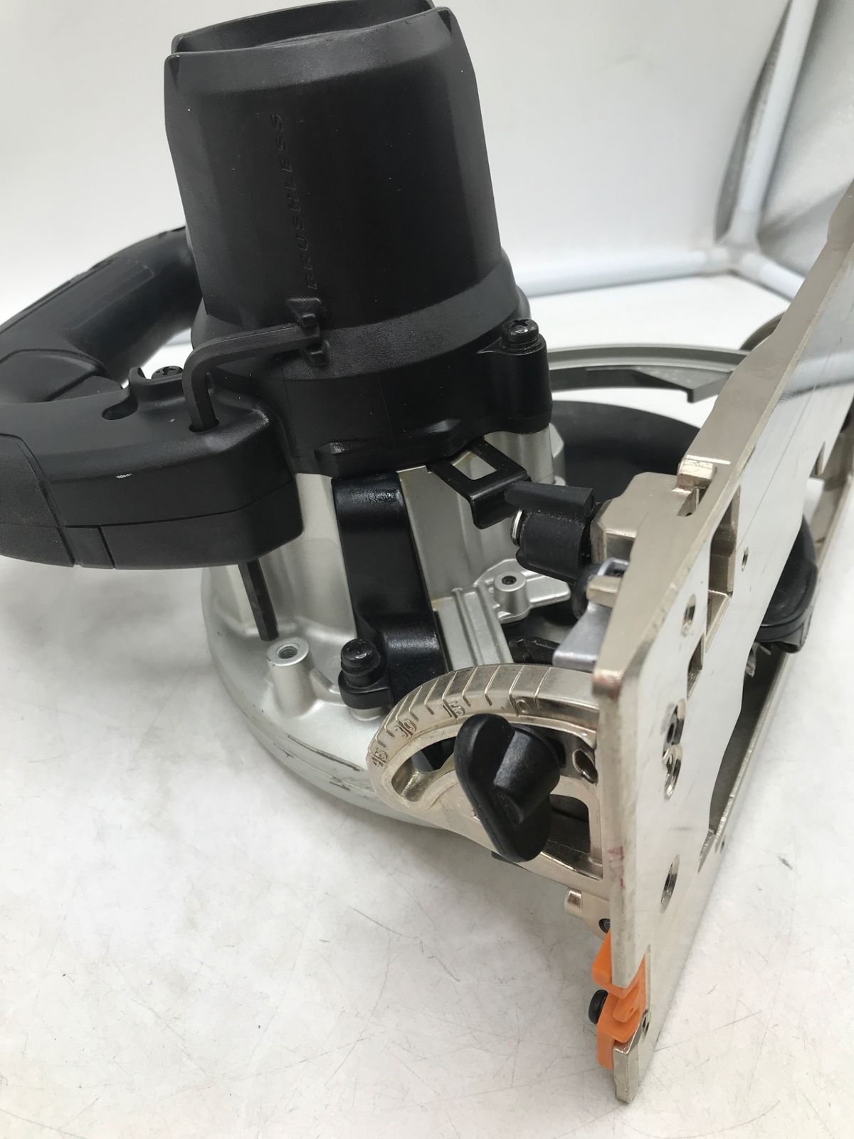 165mm充電式マルノコ HS631DZB