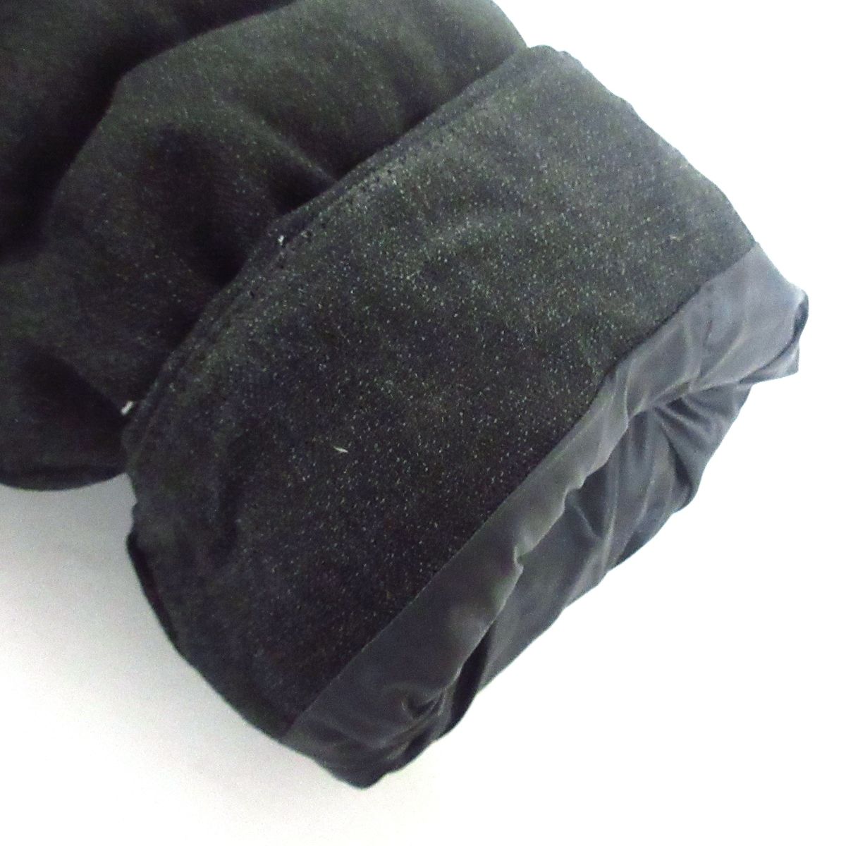 - ダークグレー