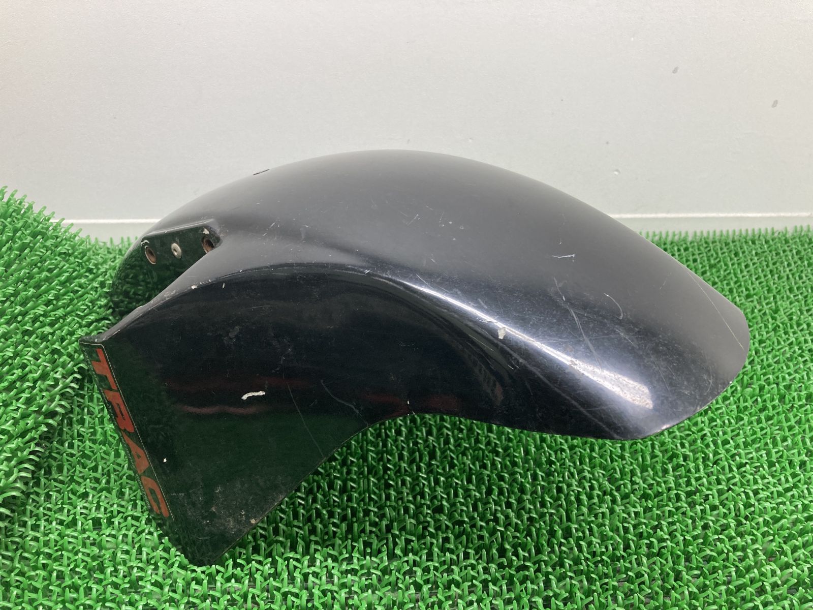 VFR400R フロントフェンダー 黒 ホンダ 純正 バイク 部品 NC24 ペイント素材に 割れ欠け無し 品薄 品 車検 Genuine