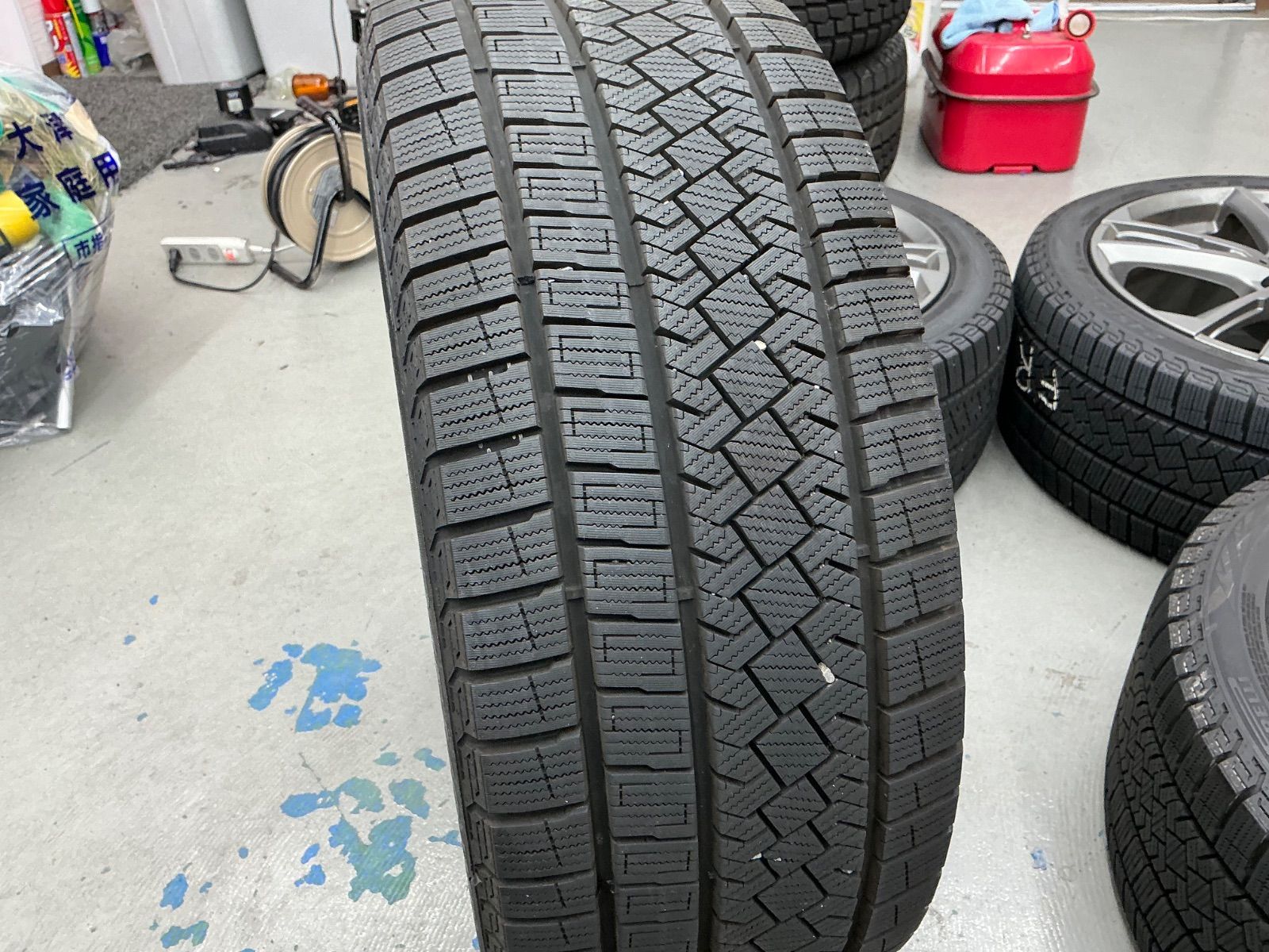 アウディTTクーペスタッドレスタイヤホイル付き245|40R18 FVCJS TRITUETUBI_COM