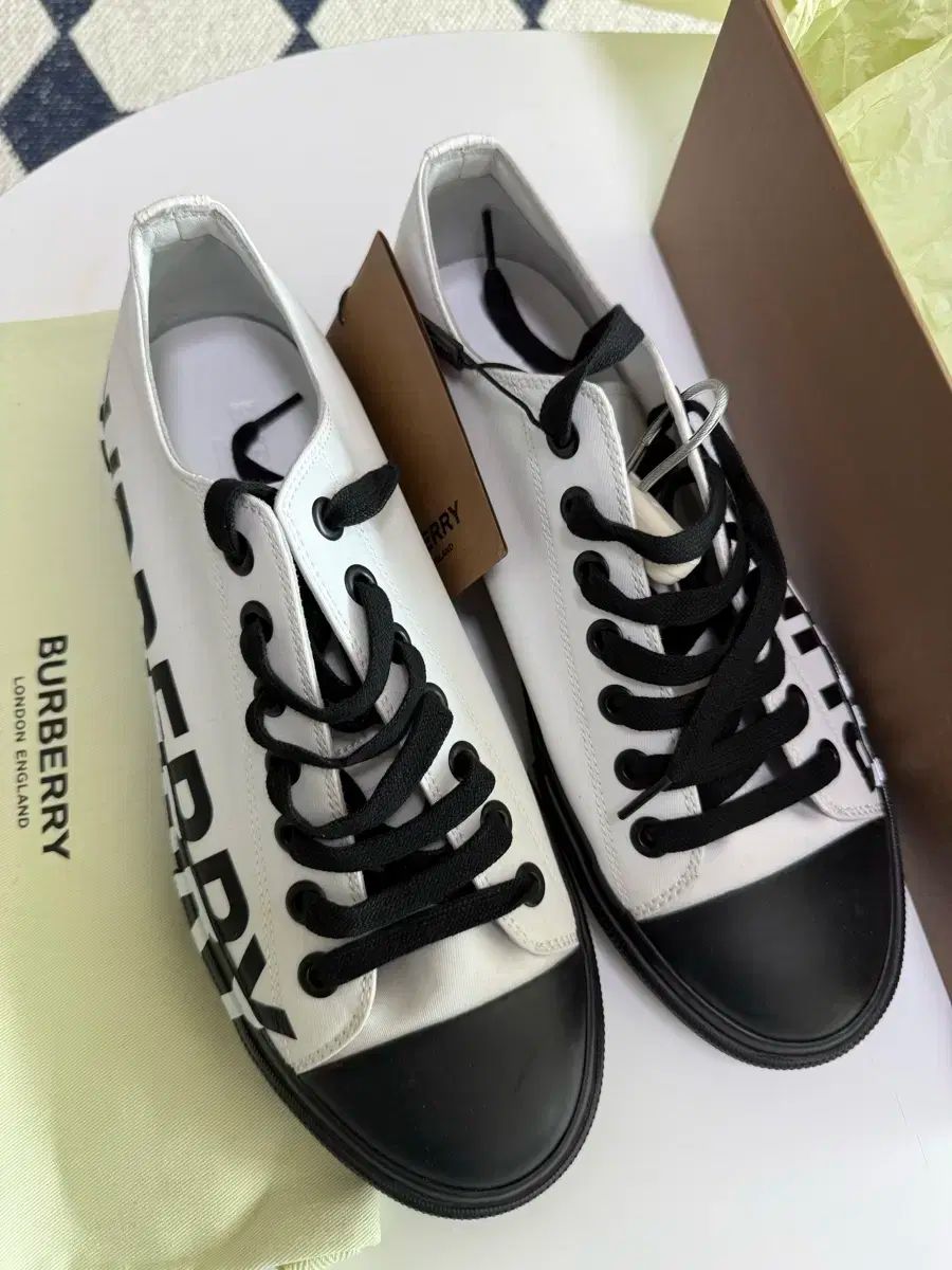 Burberry バーバリー　バレエシューズ フラットシューズ　ノバチェック Burberry バーバリー バレエシューズ フラットシューズ ノバチェック