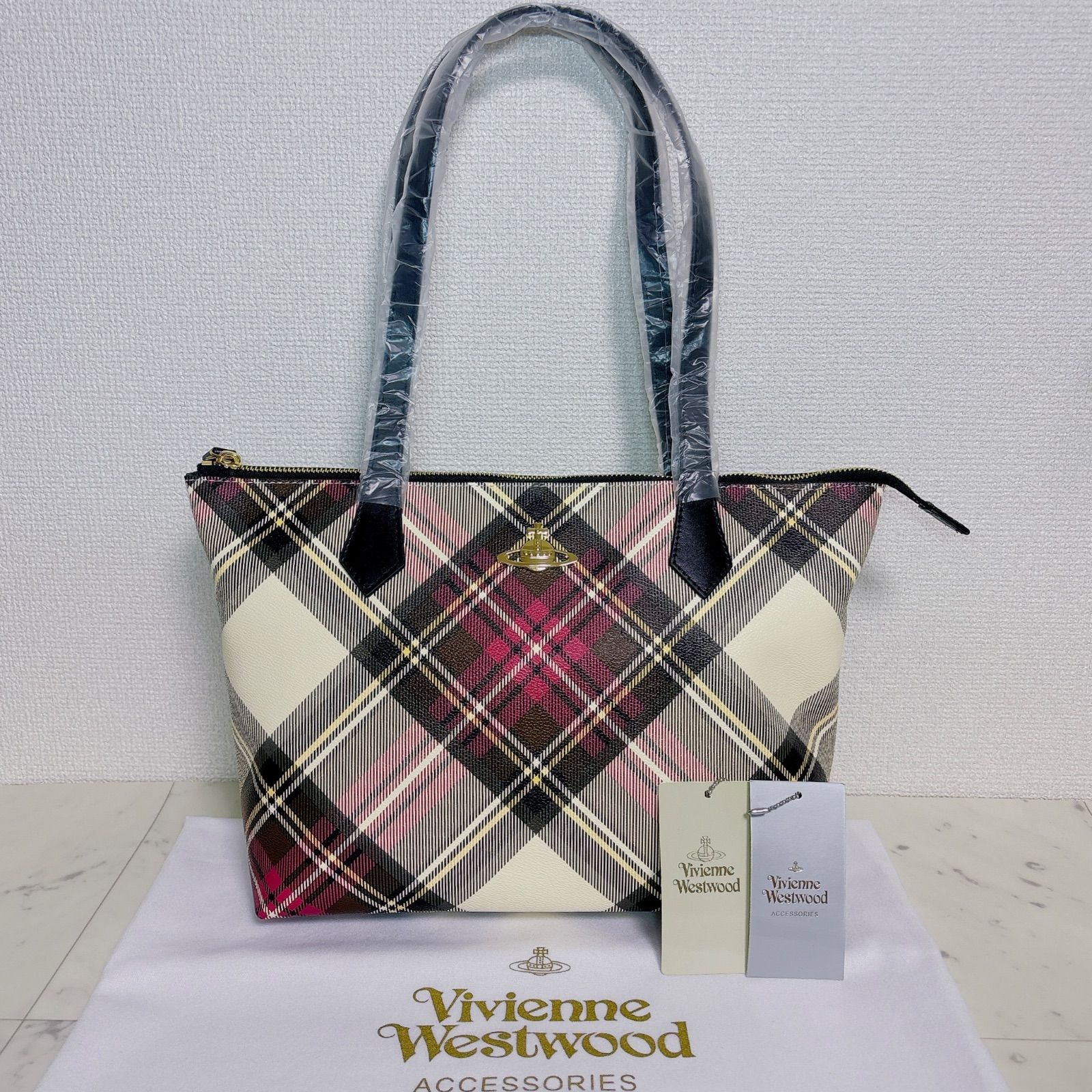 1点再入荷【新作♡可愛いチェック柄 ♡】Vivienne Westwood トート