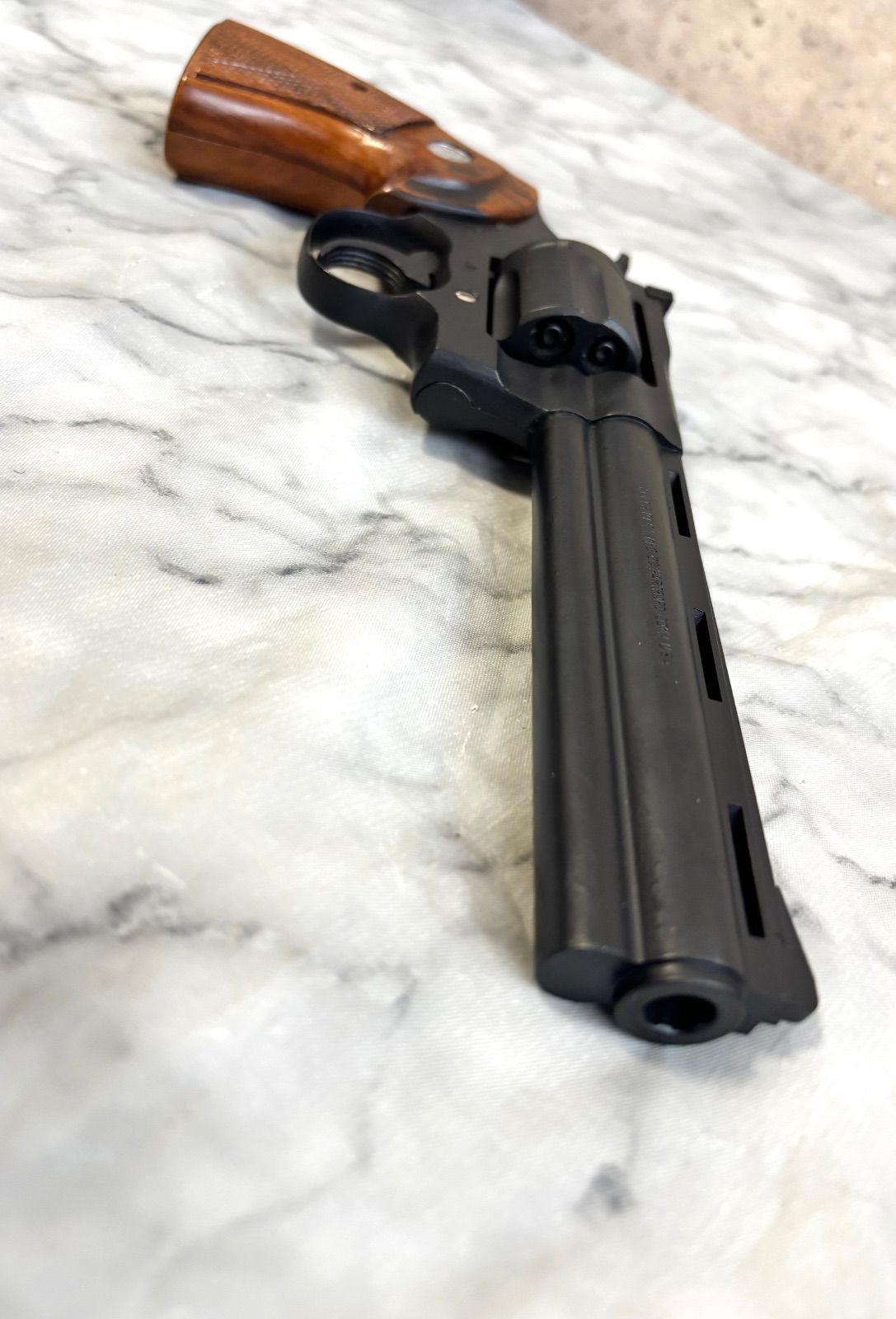 ✟