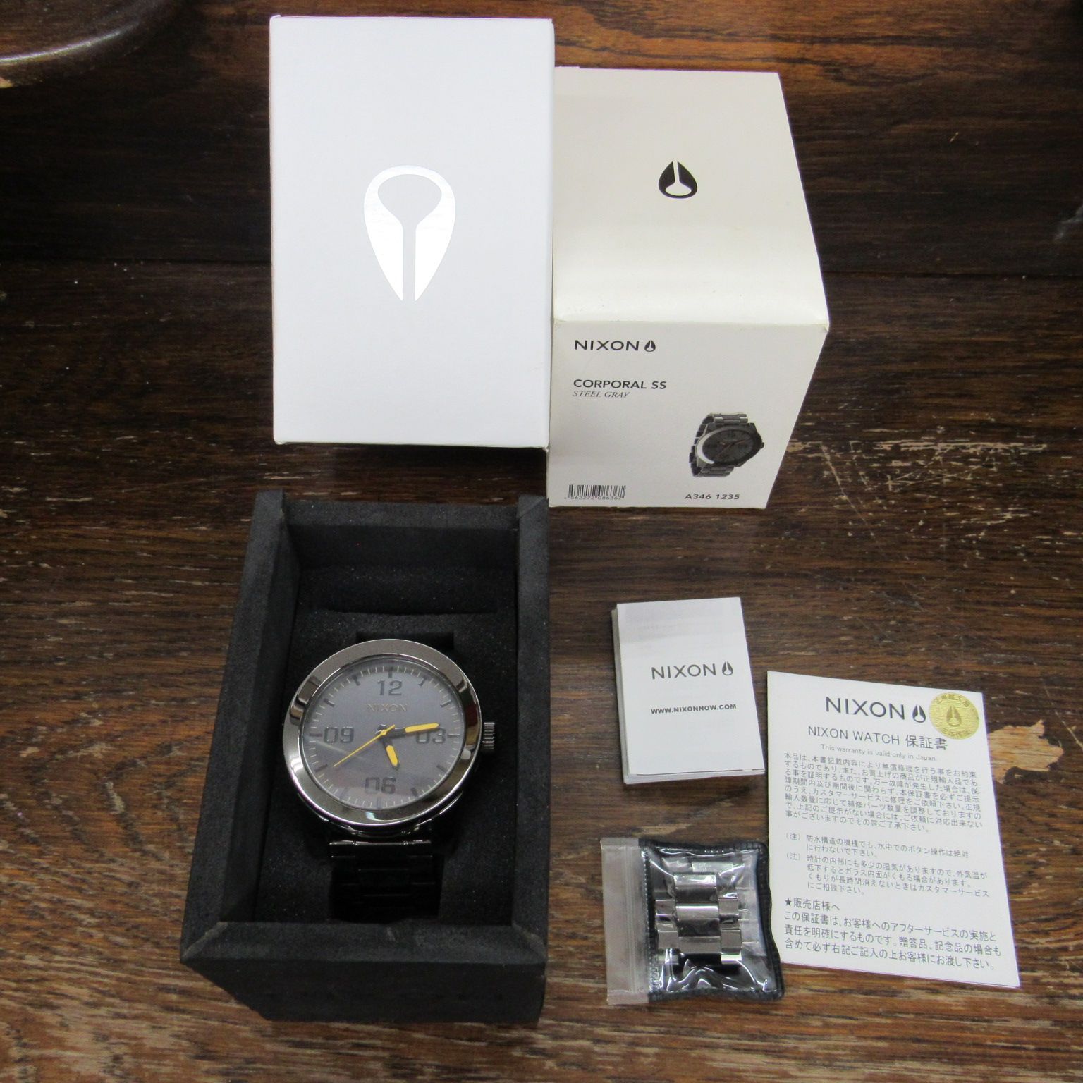 NIXON CORPORAL SS STEEL GRAY A346 1235 腕時計 クオーツ 美品
