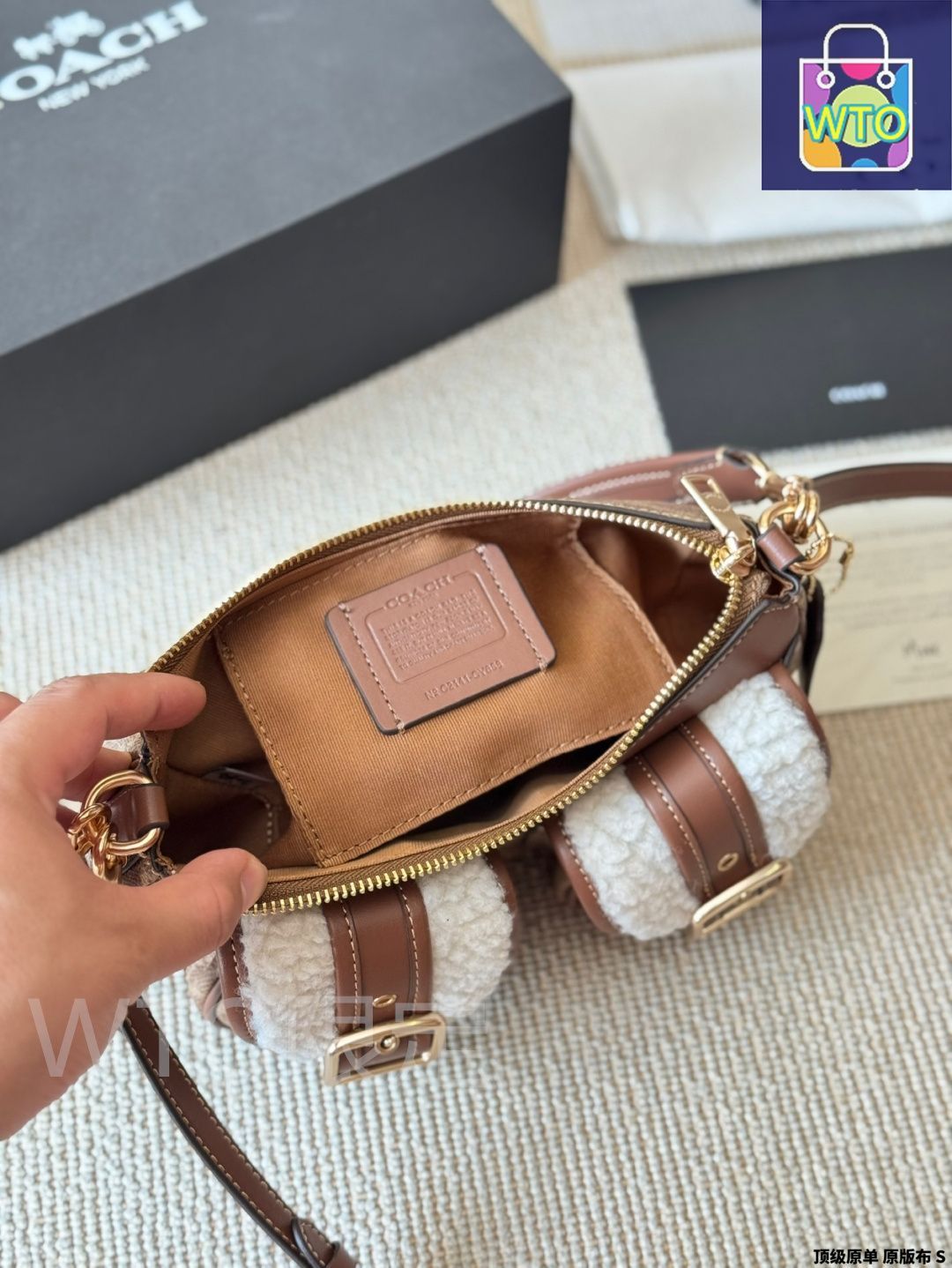 【COACH】アシュトン 2WAY バゲットバッグ 各色 公式】コーチアウトレット | アシュトン バッグ・シグネチャー