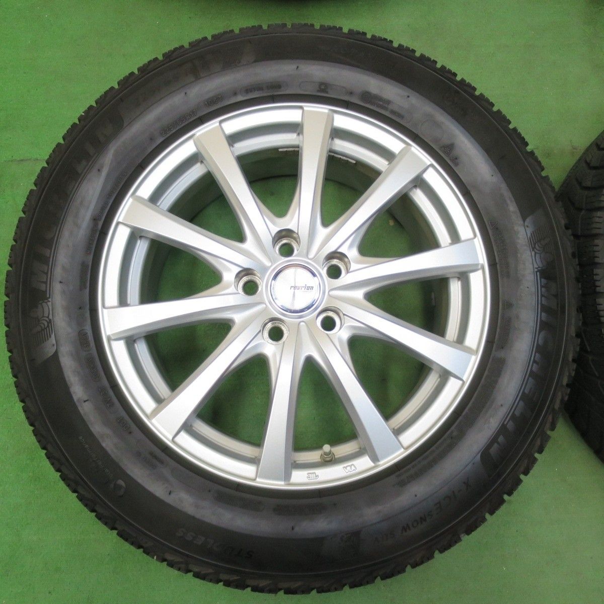 【美品！】225/65R17 スタッドレス【バリ溝】 バリ溝！21年！キレイ！9分☆スタッドレス 225/65R17
