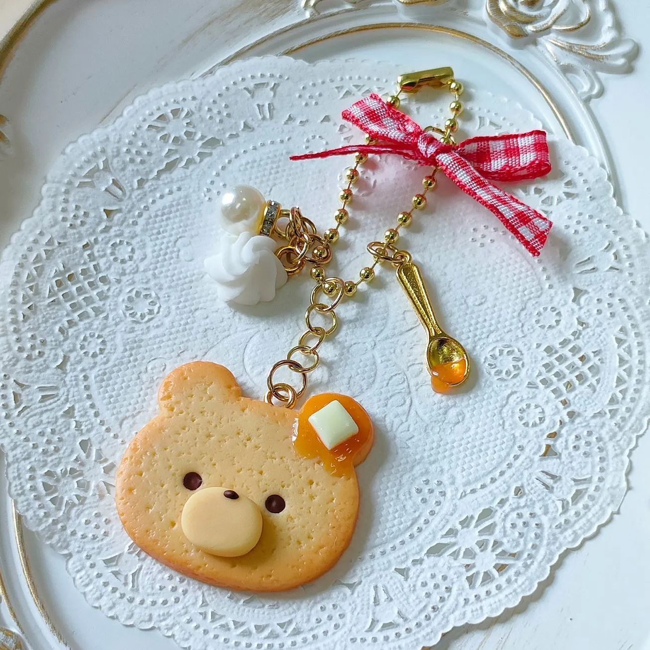 樹脂粘土 くまのホットケーキ風クッキーとホイップクリームの 