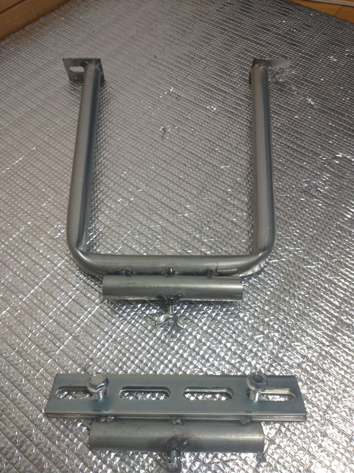 スクーター用のサーフボードキャリア