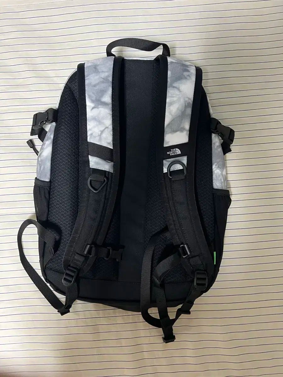 NORTH FACE