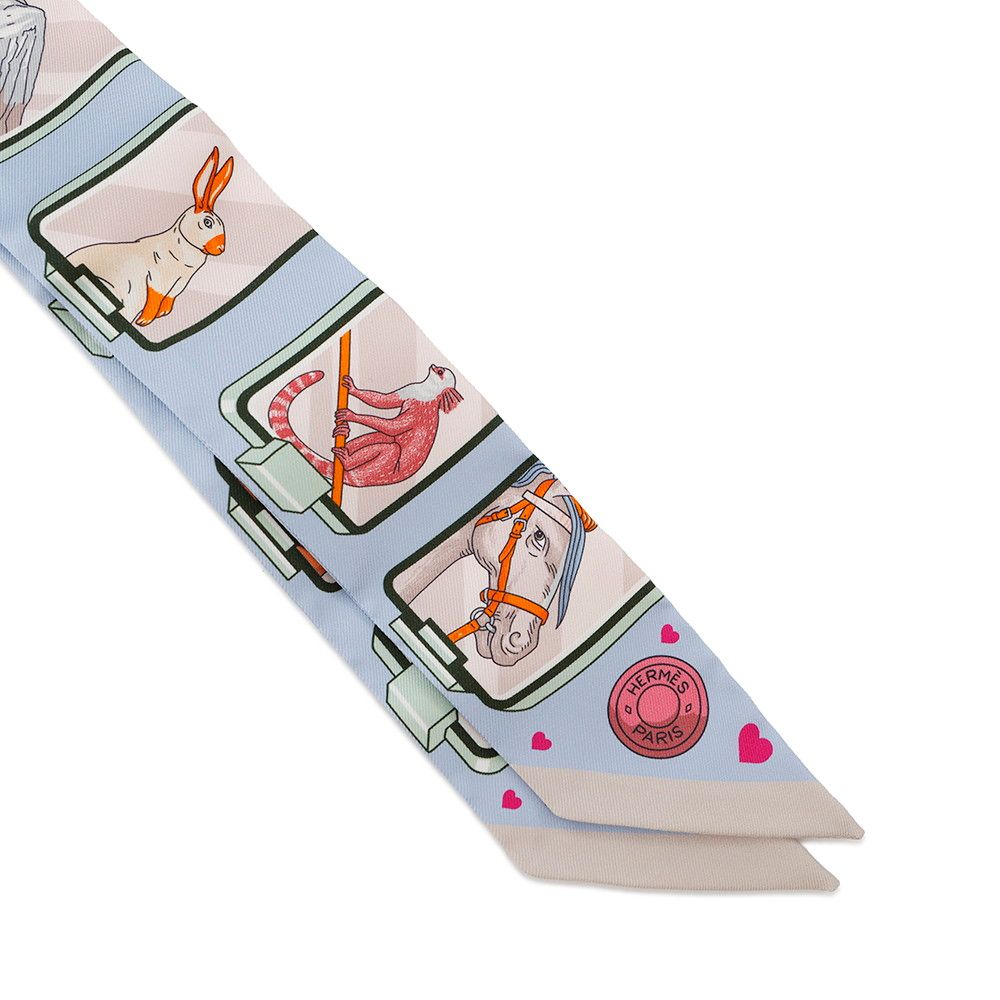 専用　HERMES エルメス シルク ツイリー ストーリー ネイビー 2023 栄】エルメス 063875S 06 ストーリー ツイリー 2023秋冬モデル