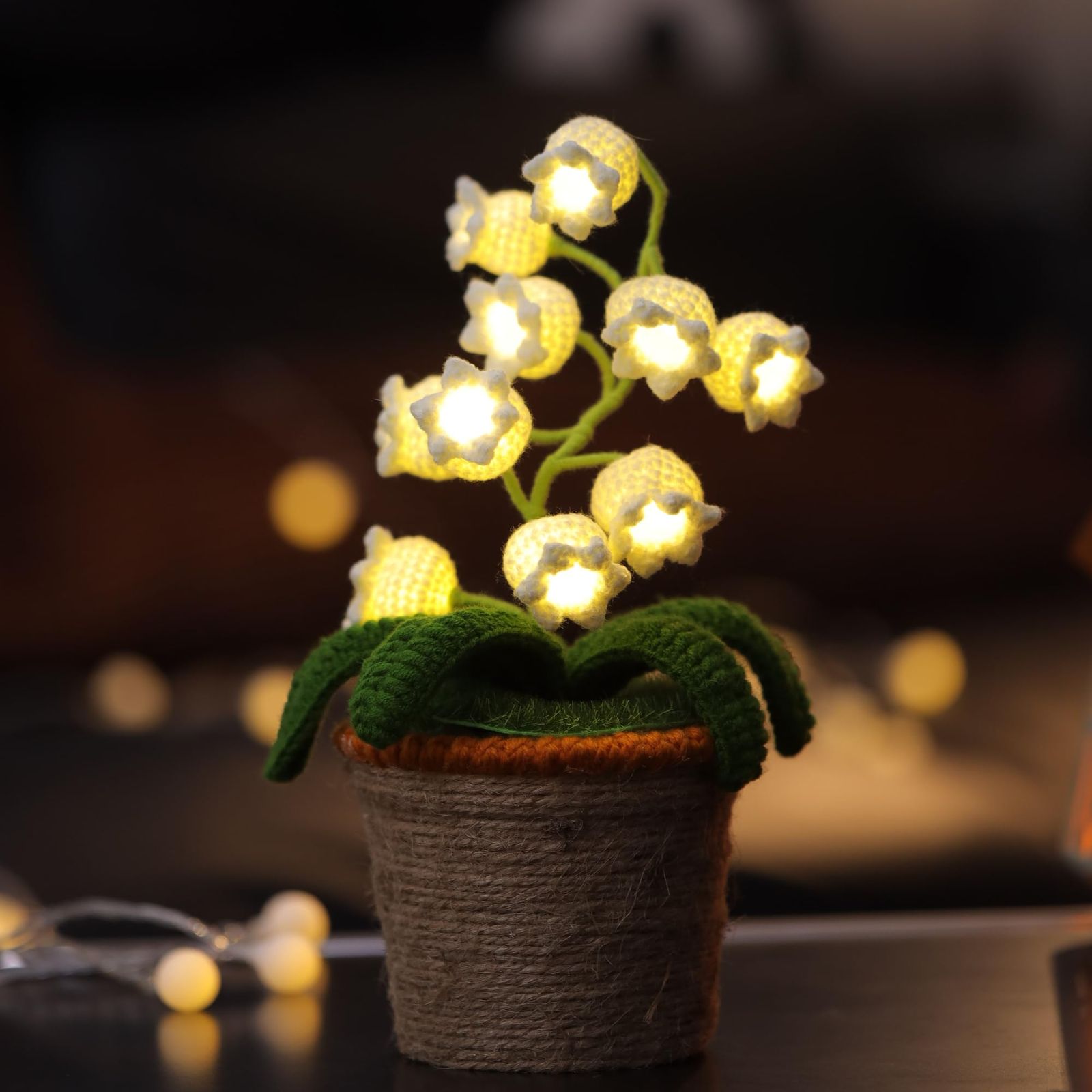 スズランランプ かぎ針編みの人工花 ナイトライト付き スズランのフェイクポット付き - ギフト 誕生日 バレンタインデー 母の日 デスクホームデコレーションに最適 L ウォームランプ