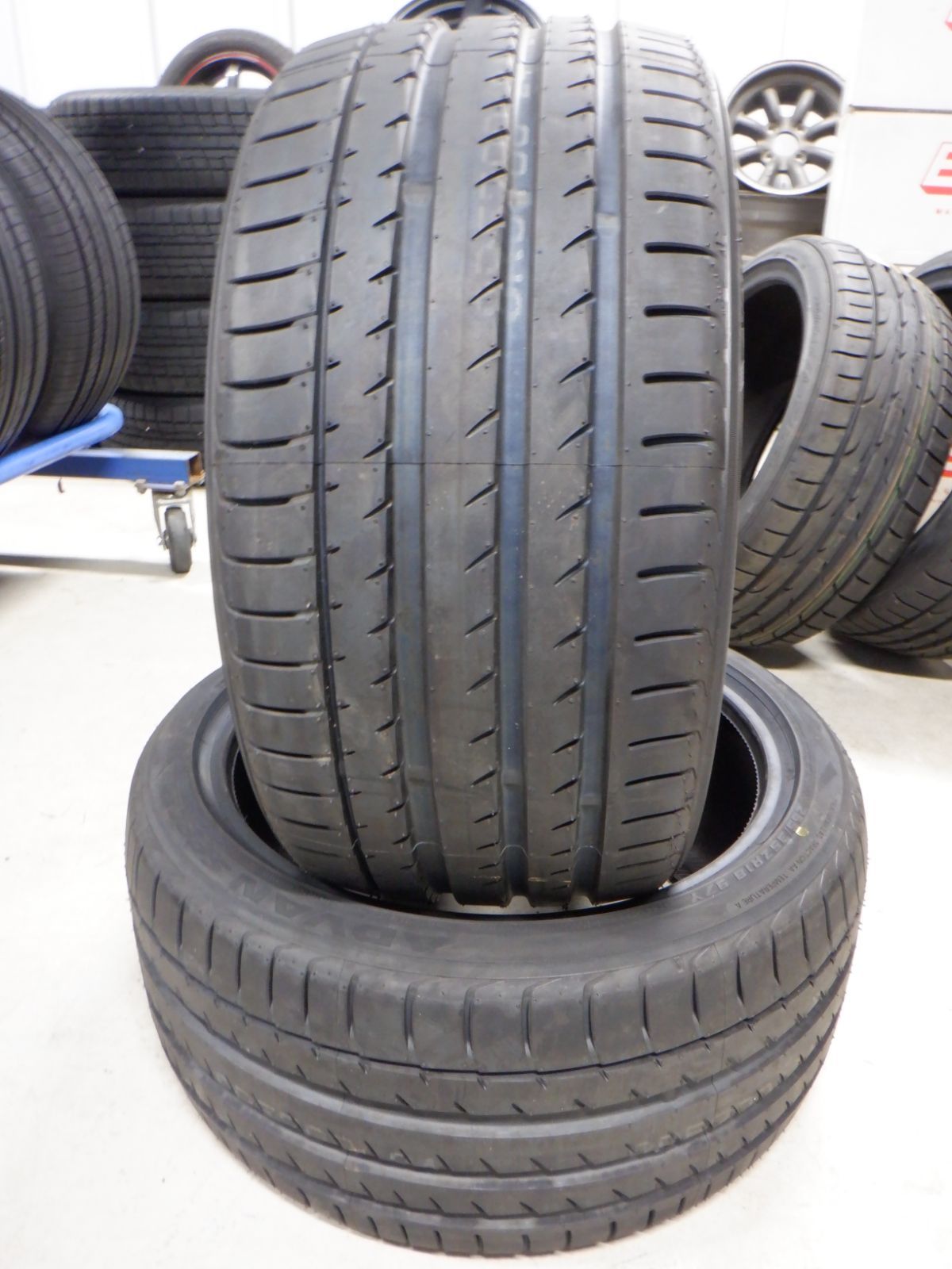265 35R18 ヨコハマ アドバンスポーツV105 ２本 製 ベンツEクラス ロータスエキシージ ポルシェ９１１等に