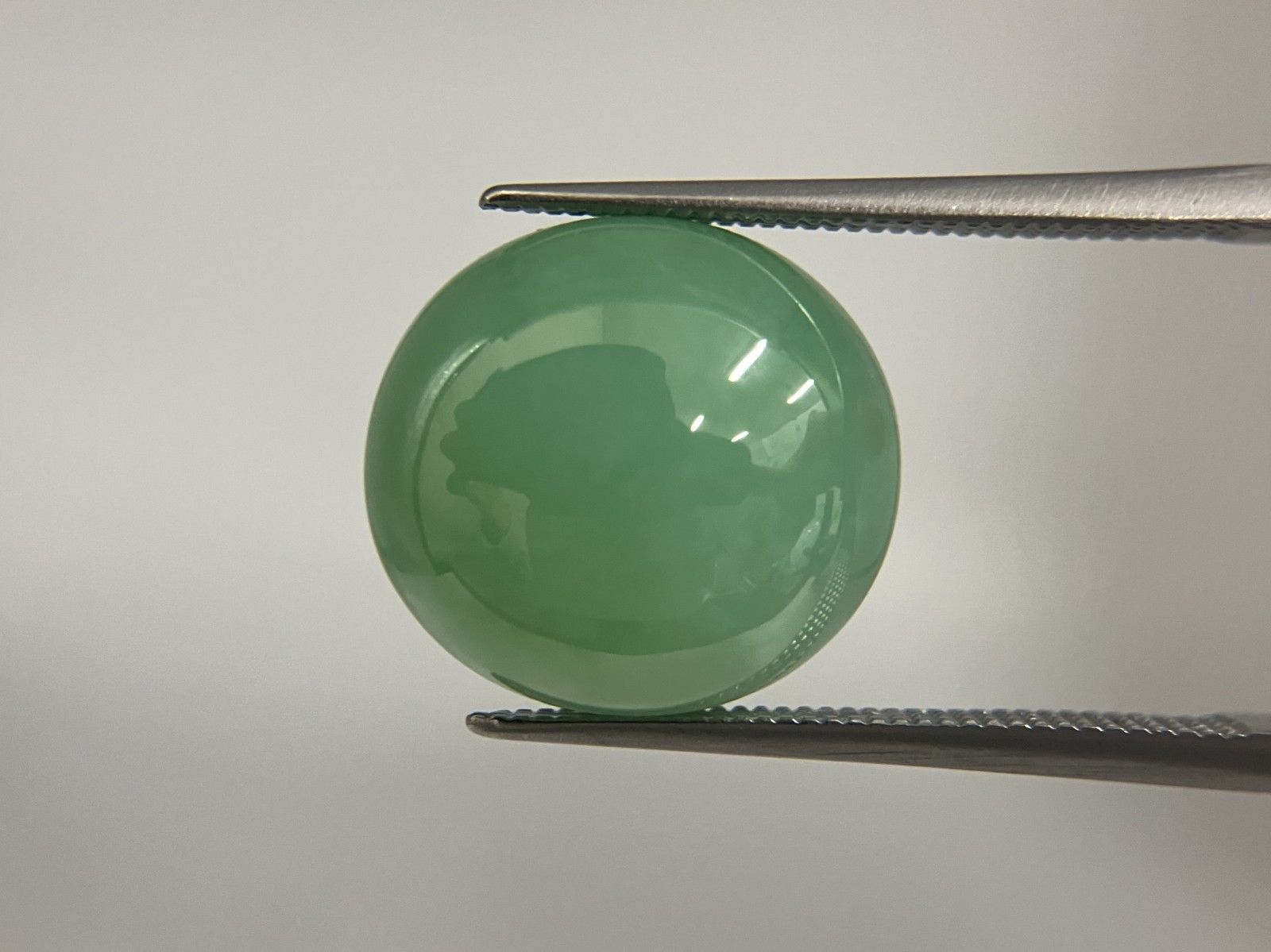 翡翠 15.303ct 宝石ソーティング付き 14.9㎜×13.9㎜×8.2 翡翠 15.303ct 宝石ソーティング付き 14.9㎜×13.9㎜×8.2