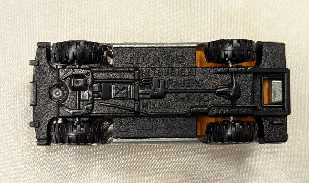  トミー トミカ黒箱 新宿小田急 三菱パジェロ 無塗装 内装オレンジ 69 4 トミカ ミニカー