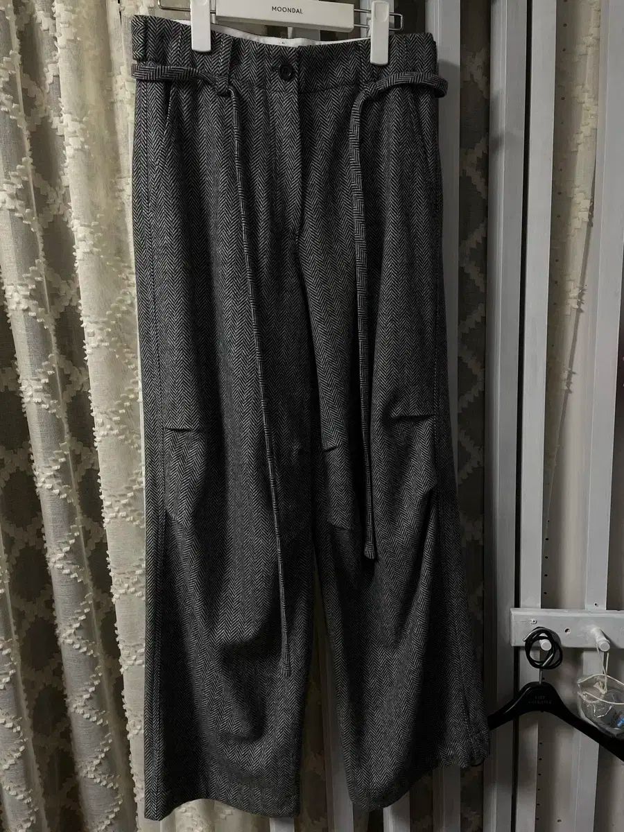 MOONDAL ムンダル ヘリンボーン パラシュートパンツ s