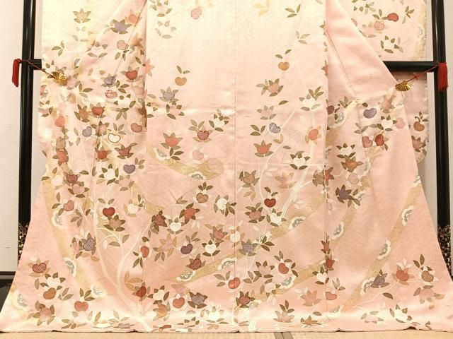 振袖 正絹吾妻徳穂 落款 金糸金彩桜 藤稔松＆新品貝絞り菊文様帯揚げ＆重ね襟3点 超豪華振袖 正絹】吾妻徳穂 落款 金糸金彩桜 藤稔松 - メルカリ