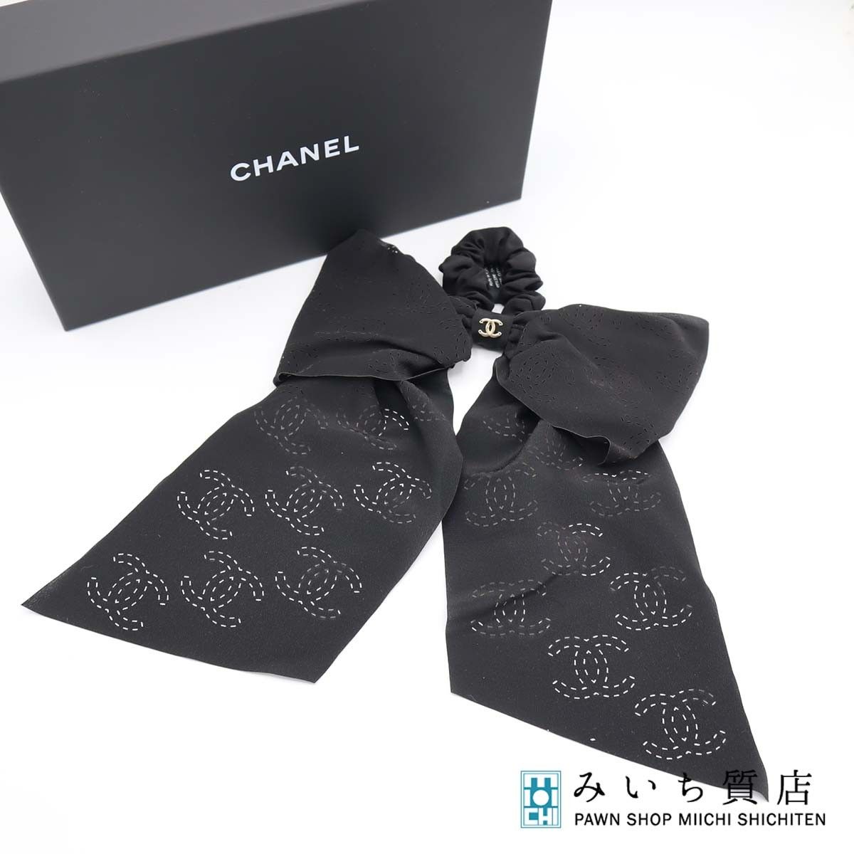 CHANEL シャネル シュシュ ココステッチ パンチング 総柄
