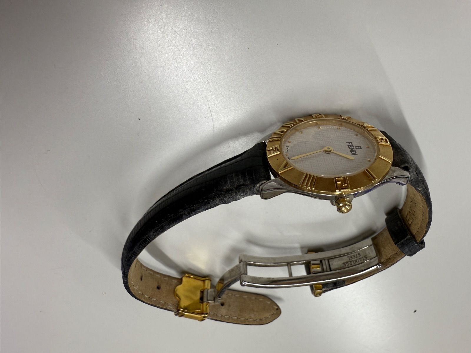 時計 FEBDI 3950l FENDI フェンディ 腕時計 ホワイト文字盤 クオーツ SS ゴールド