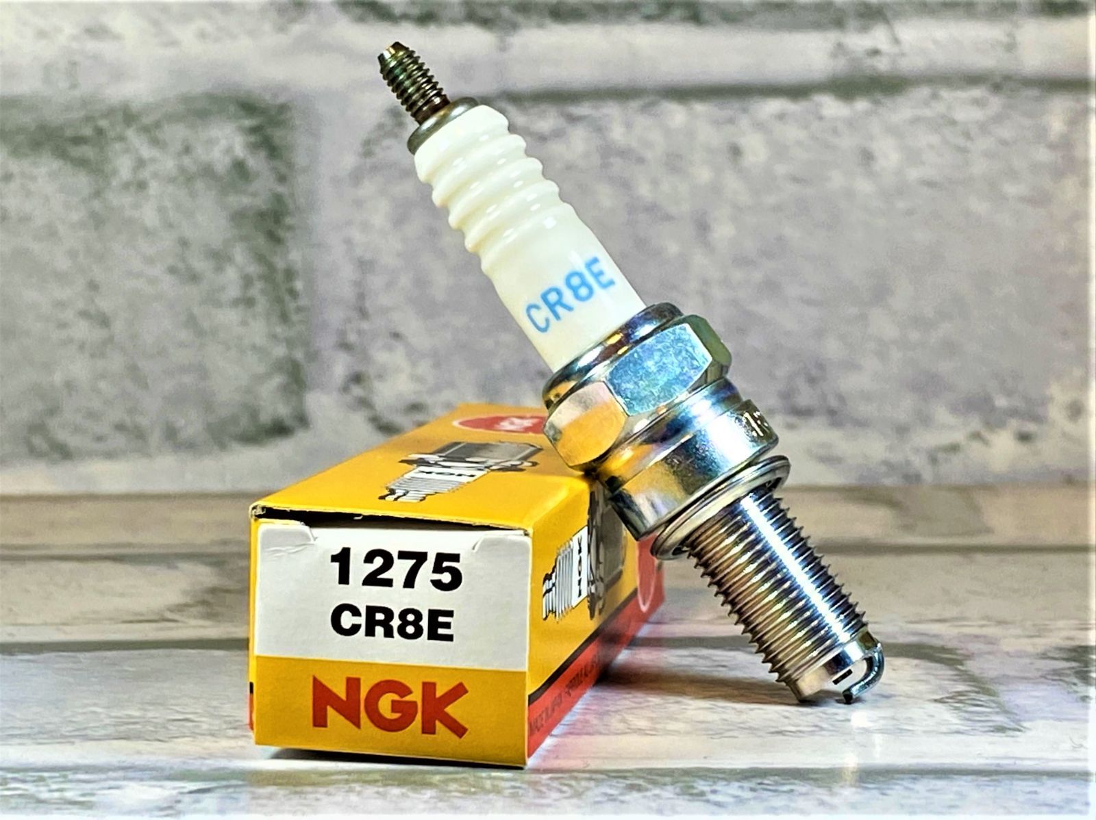 トップ NGK 1275 CR8E スパークプラグ 新品未開封品 4本セット