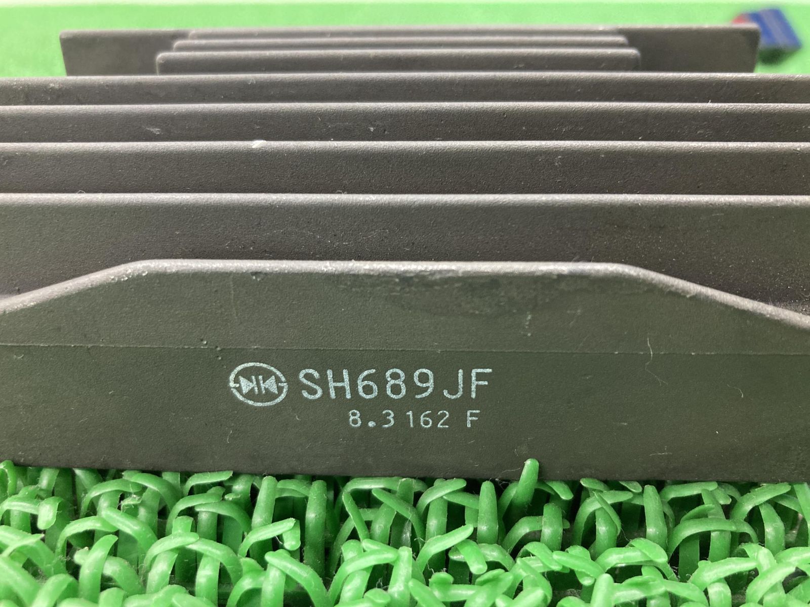 V7IIIストーン レギュレター モトグッチ 純正 中古 バイク 部品