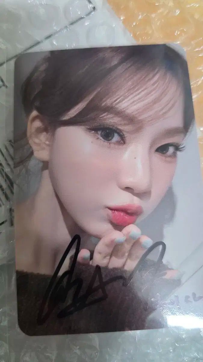 STAYC(ステイシー) アイサ サイン入りトレカ サイン入りフォートカード