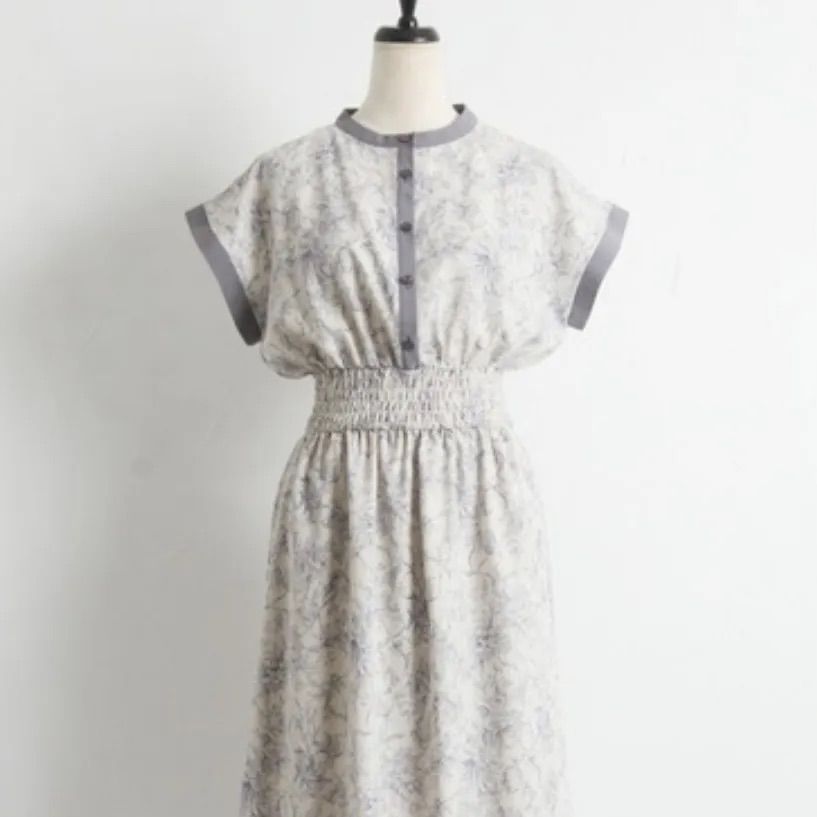 tocco closet 花柄ワンピース 半袖 フレンチスリーブ 膝丈 ブルー TOCCO closet - tocco closet 花柄ワンピース 半袖 フレンチ