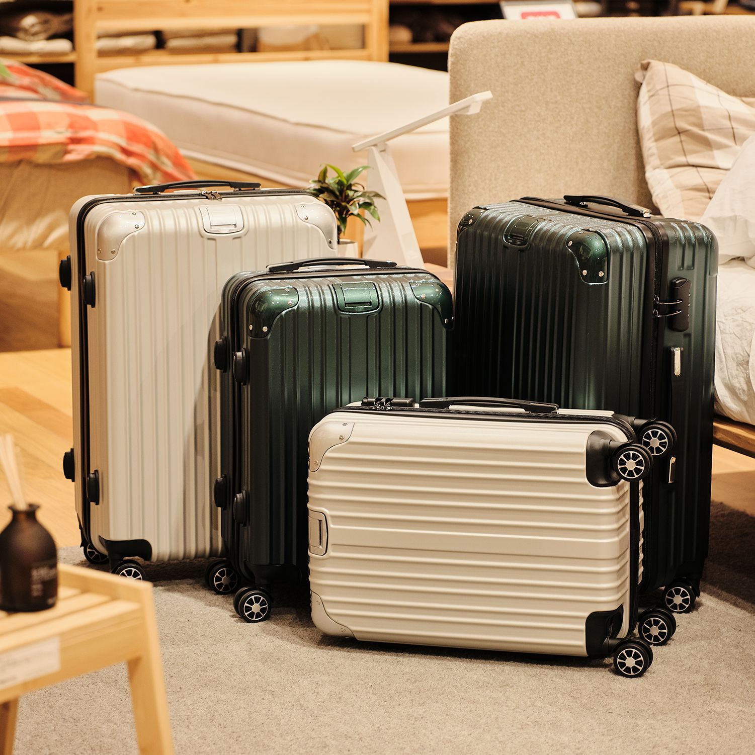 期間限定2023.11.15日まで 新品スーツケース キャリーバッグ キャリー