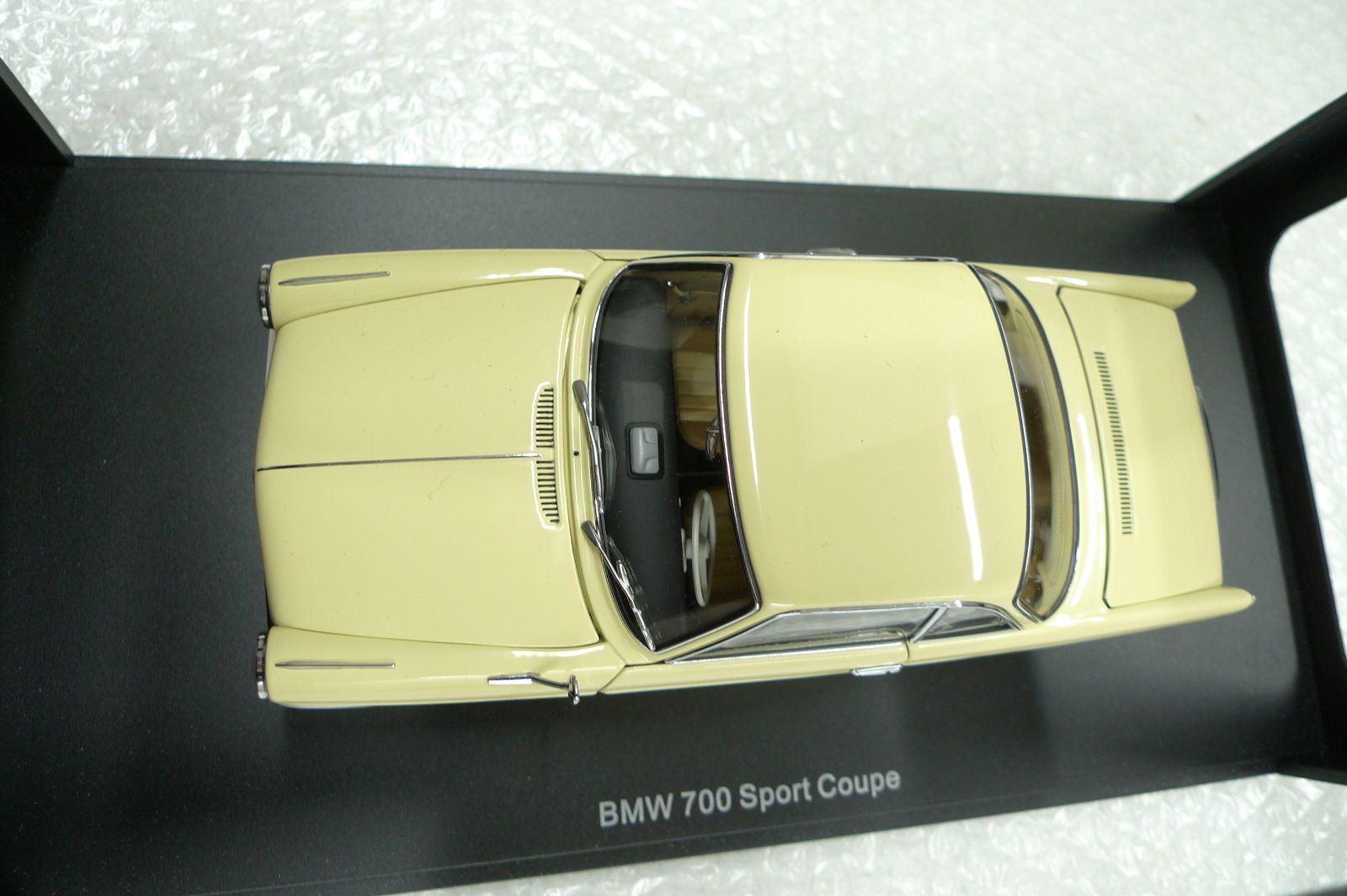 オートアート AUTO art 70651 1/18 BMW 700 スポーツクーペ